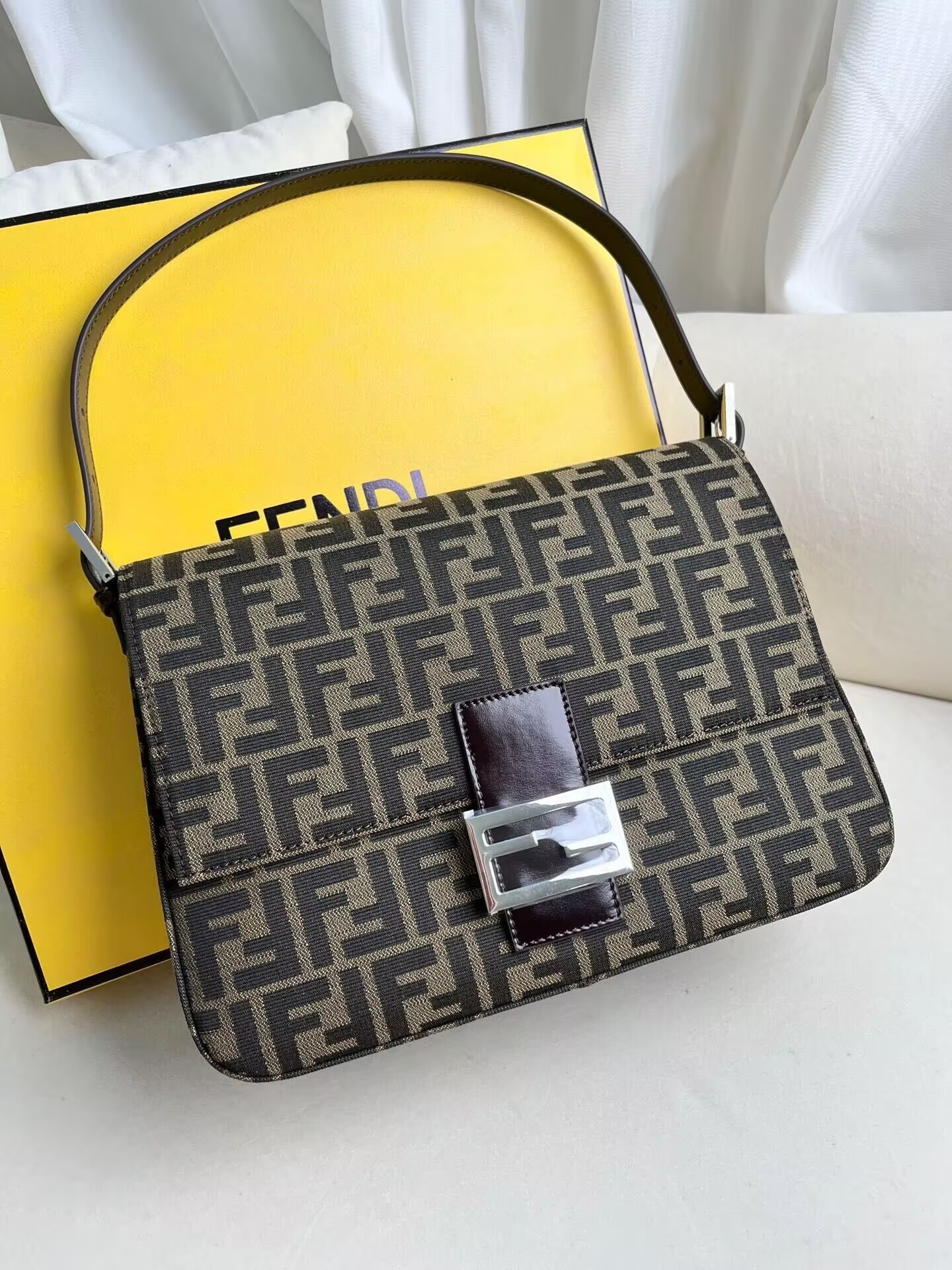 F**di Zucca Pattern Mamma Bucket Shoulder Bag 29x21x11cm
