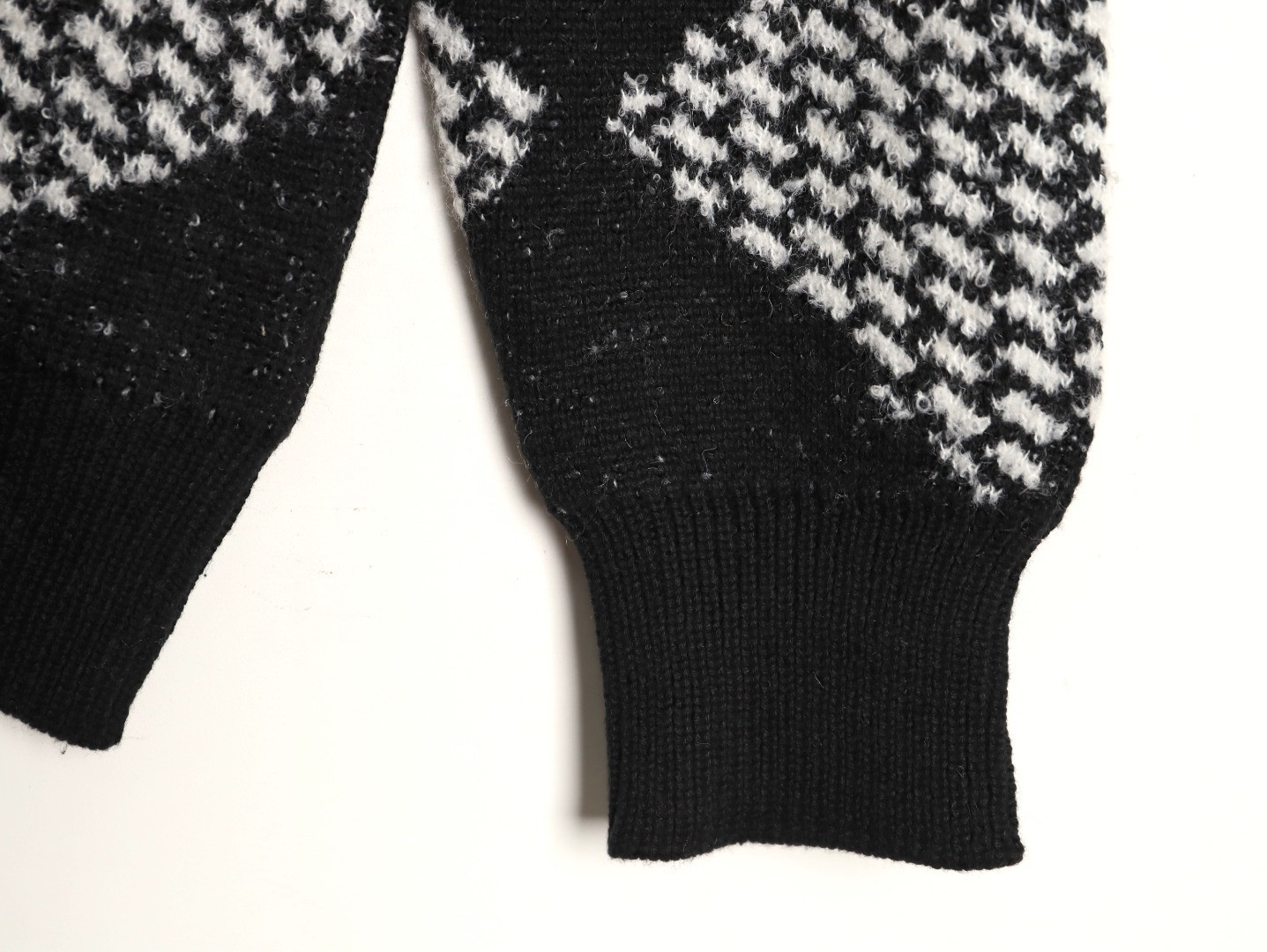 L0vis Vvtt0n 24Fw Knitting Sweaters