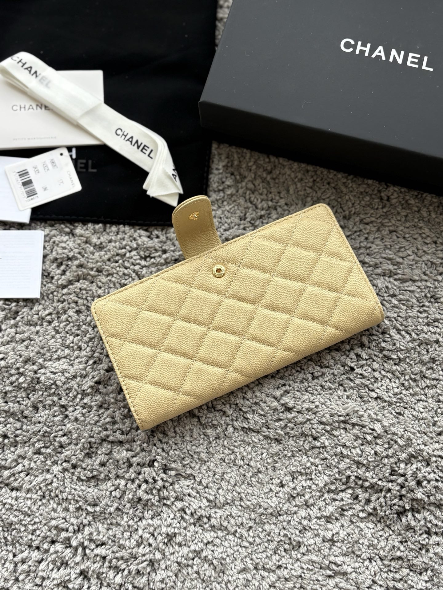 Ch**el Passport Holder A96067 19x10x3cm
