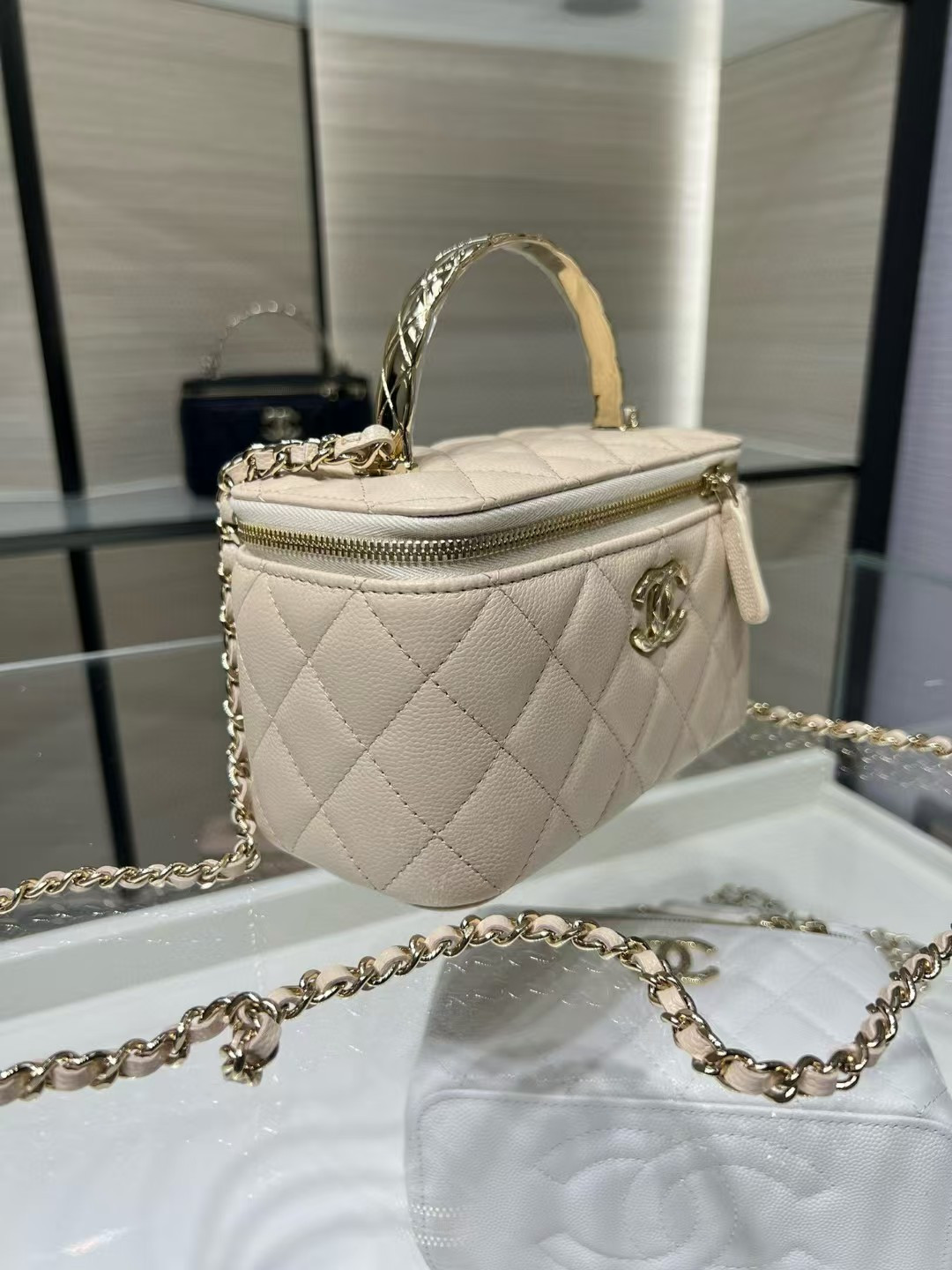 Ch**el Clutch With Chain AP4590 17x9.5x8cm
