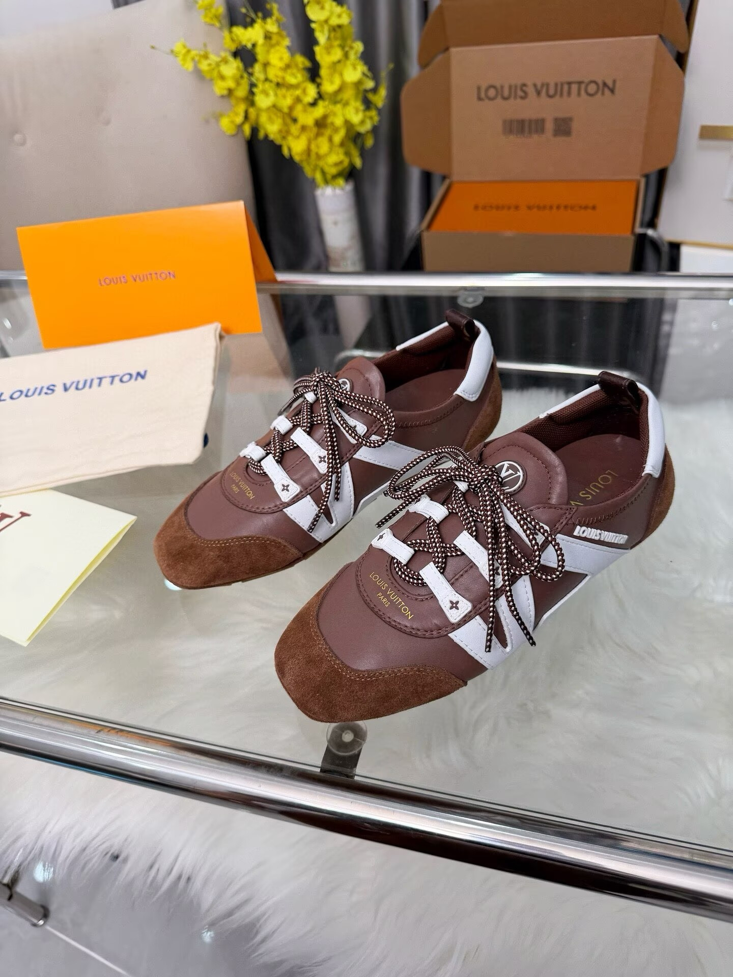 UA LV Sneaker