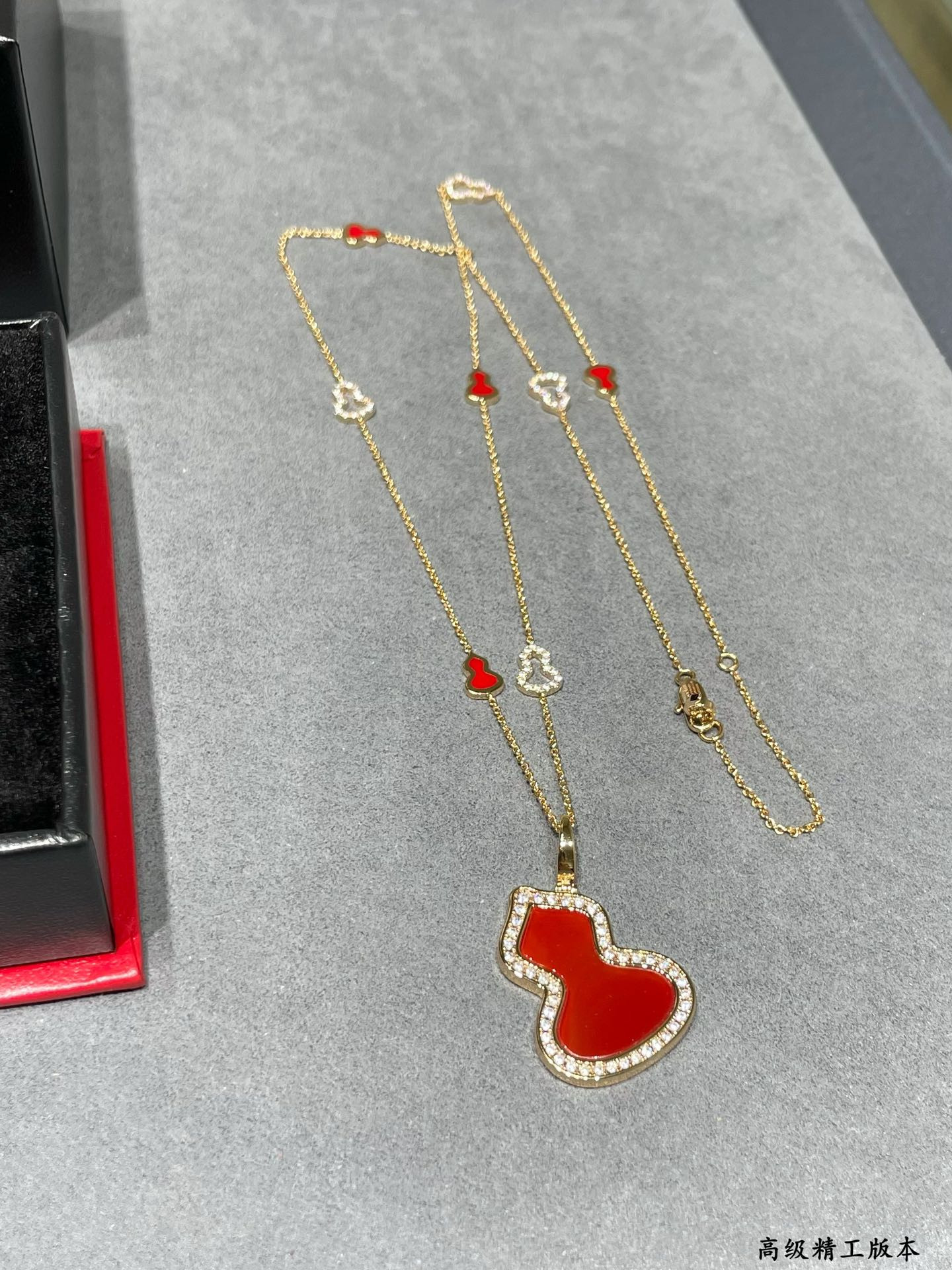 Qeelin Mini 8 Gourd Necklace