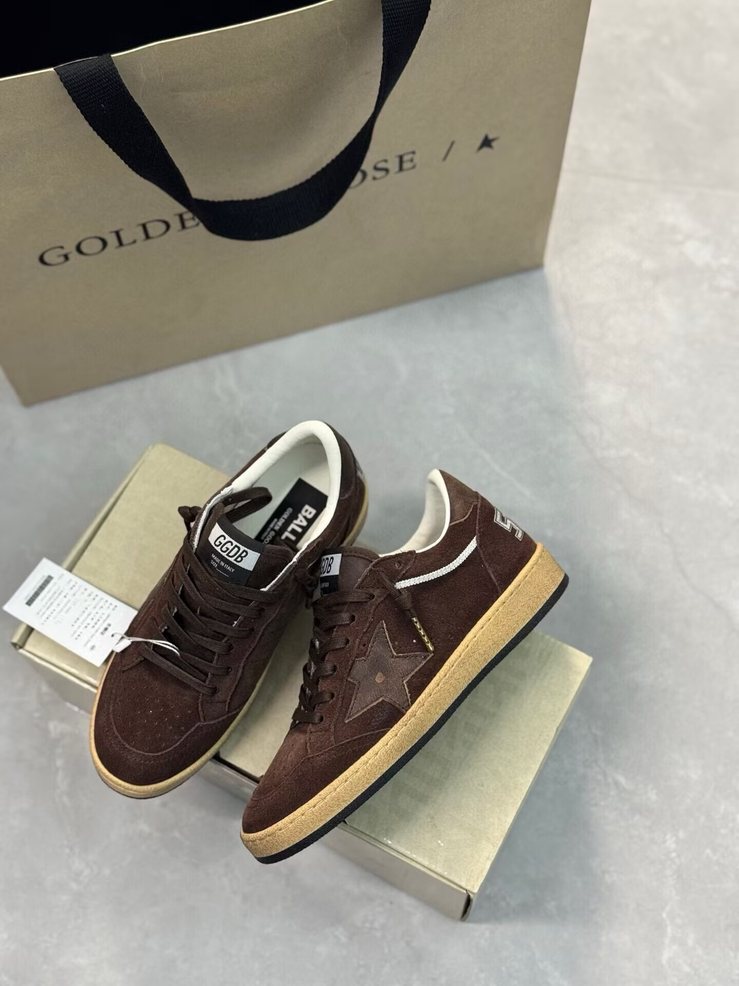 UA G01den G003e S*per-Star Sneaker