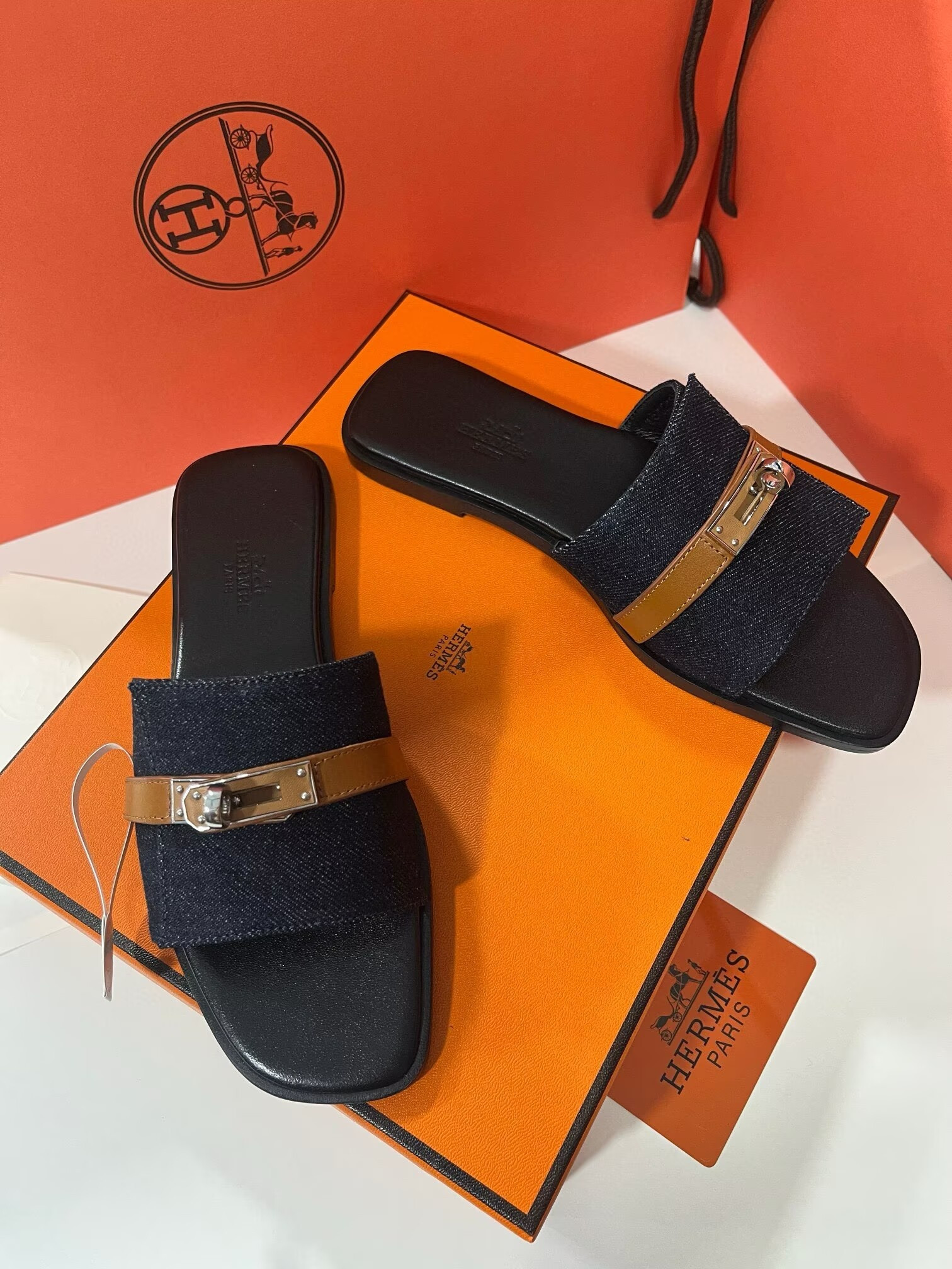UA H**me5 Giulia Sandal