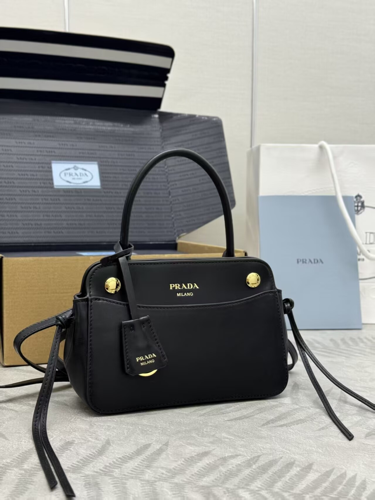 Pra*a Carry Mini Leather Handbag 13.5x20x6cm