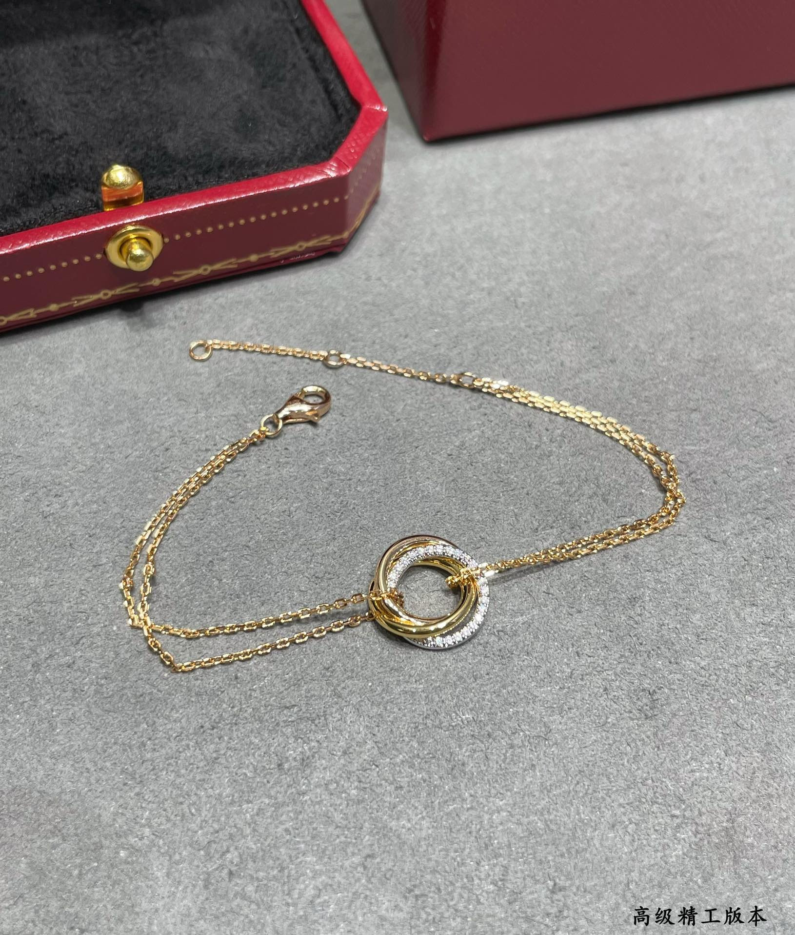 Ca*t1er Small size triple-ring D1am0nd Bracelet