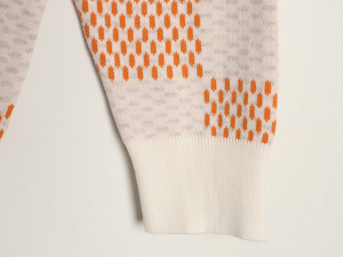 L0vis Vvtt0n 25Fw Sweaters