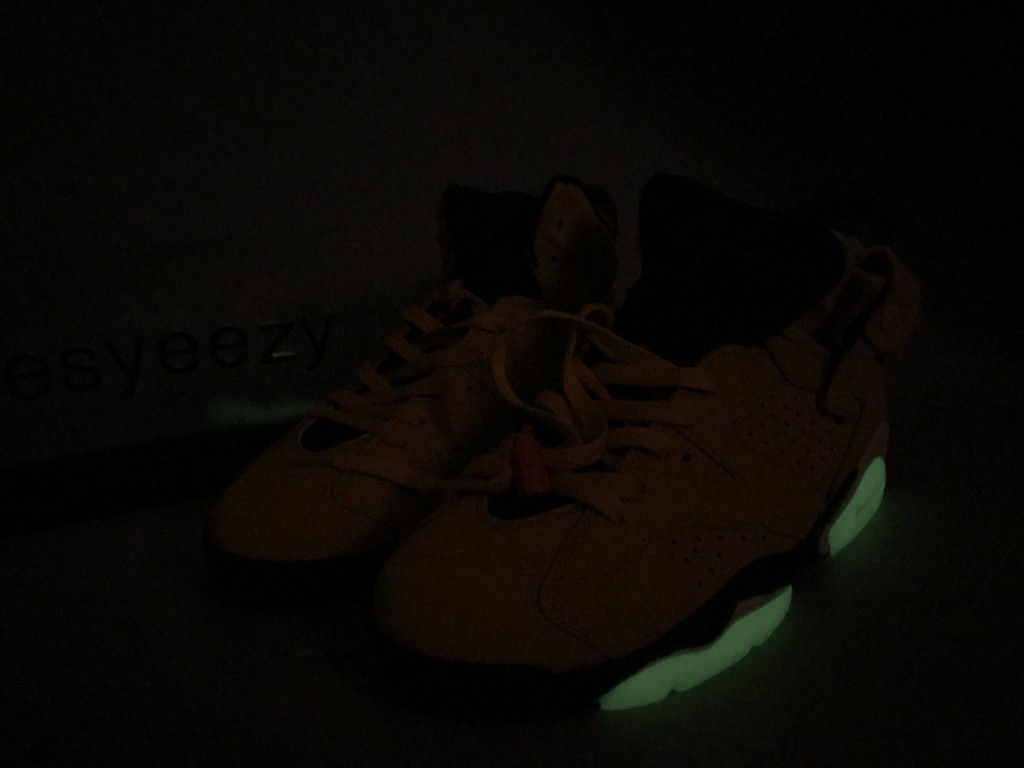 UA TRAVIS SCOTT X AIR JORDAN 6 RETRO CACTUS JACK YELLOW