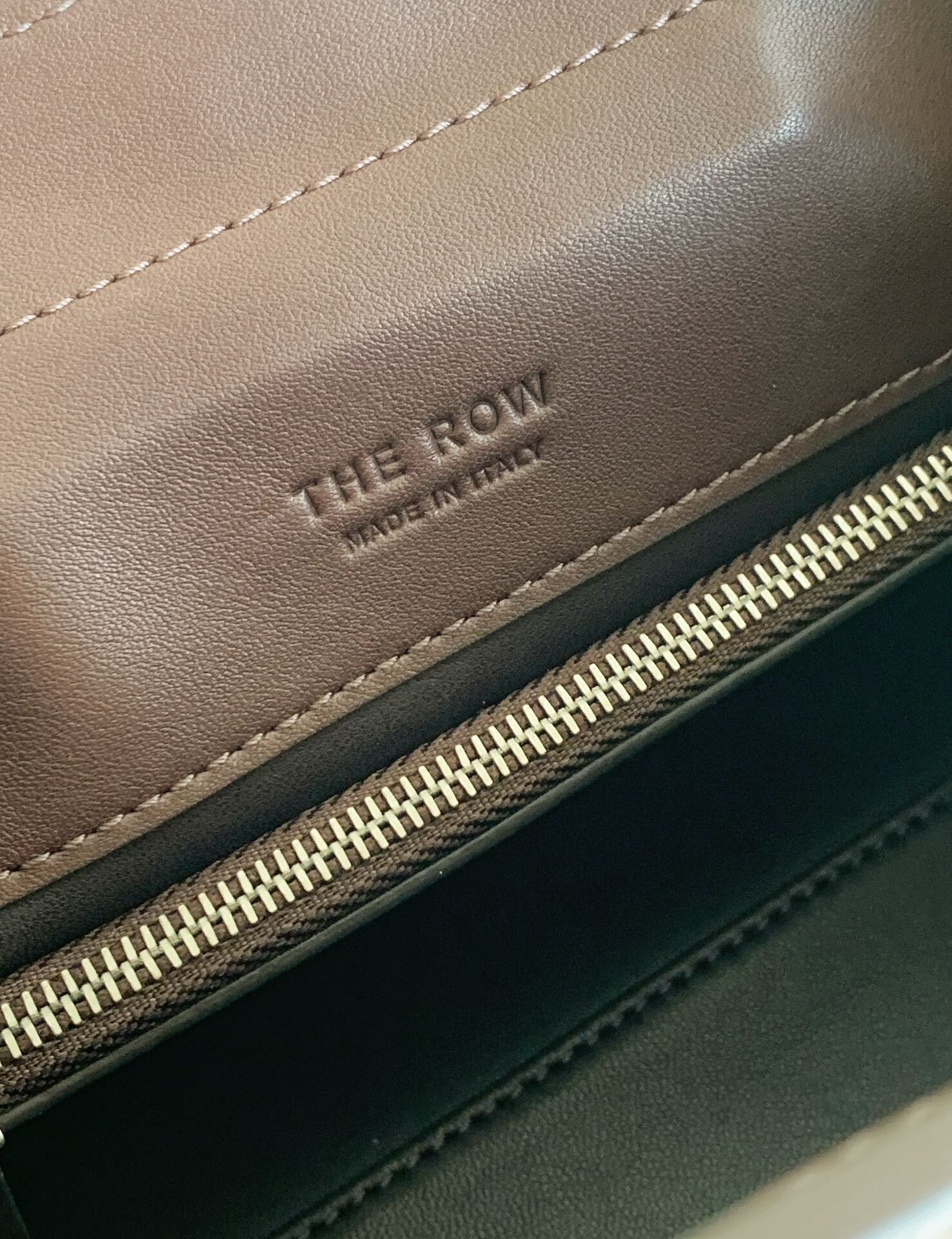 The R0w Peggy Clutch in Leather 28x13x14cm