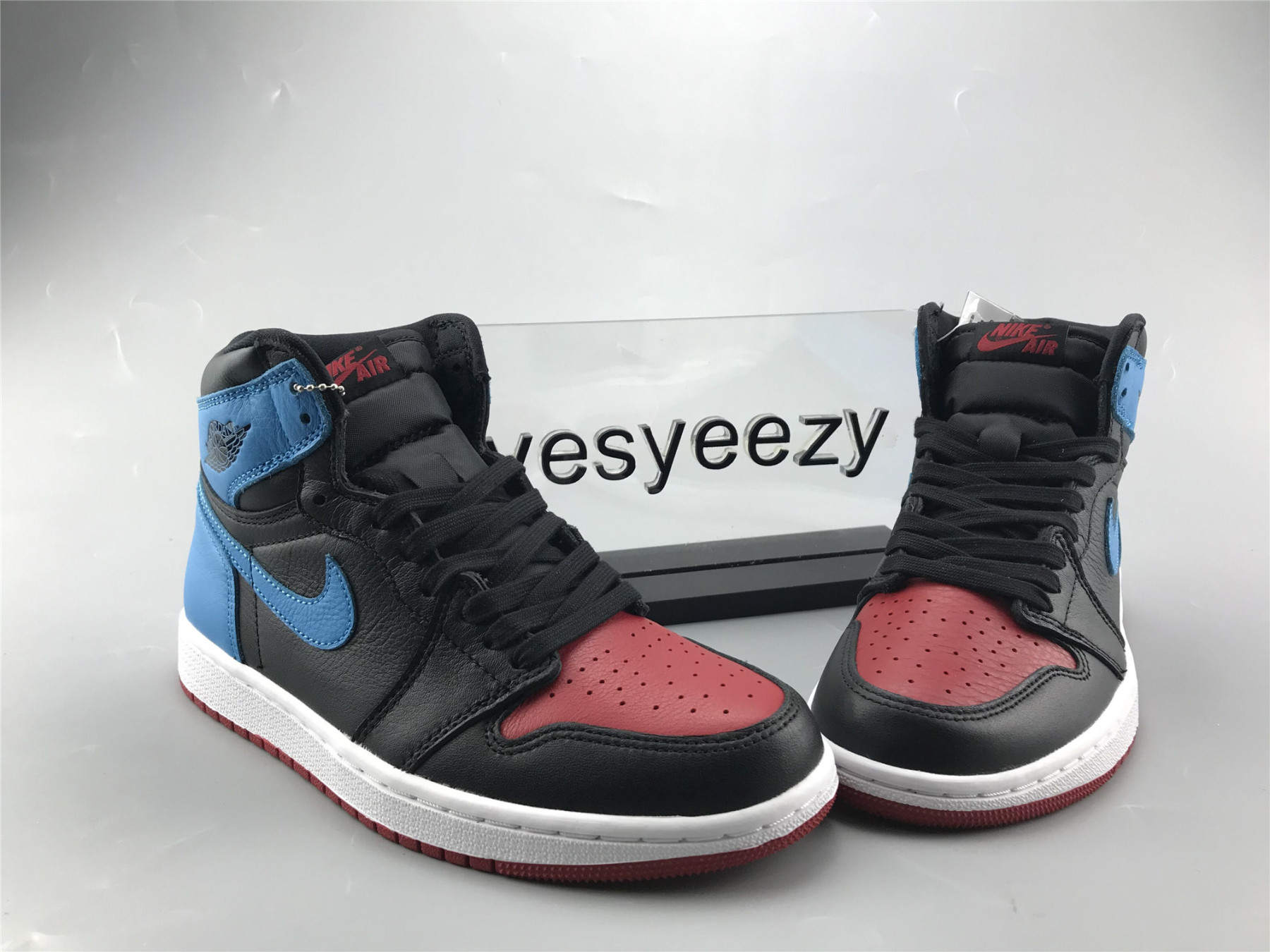 UA WMNS AIR JORDAN 1 HIGH OG "UNC TO CHICAGO"