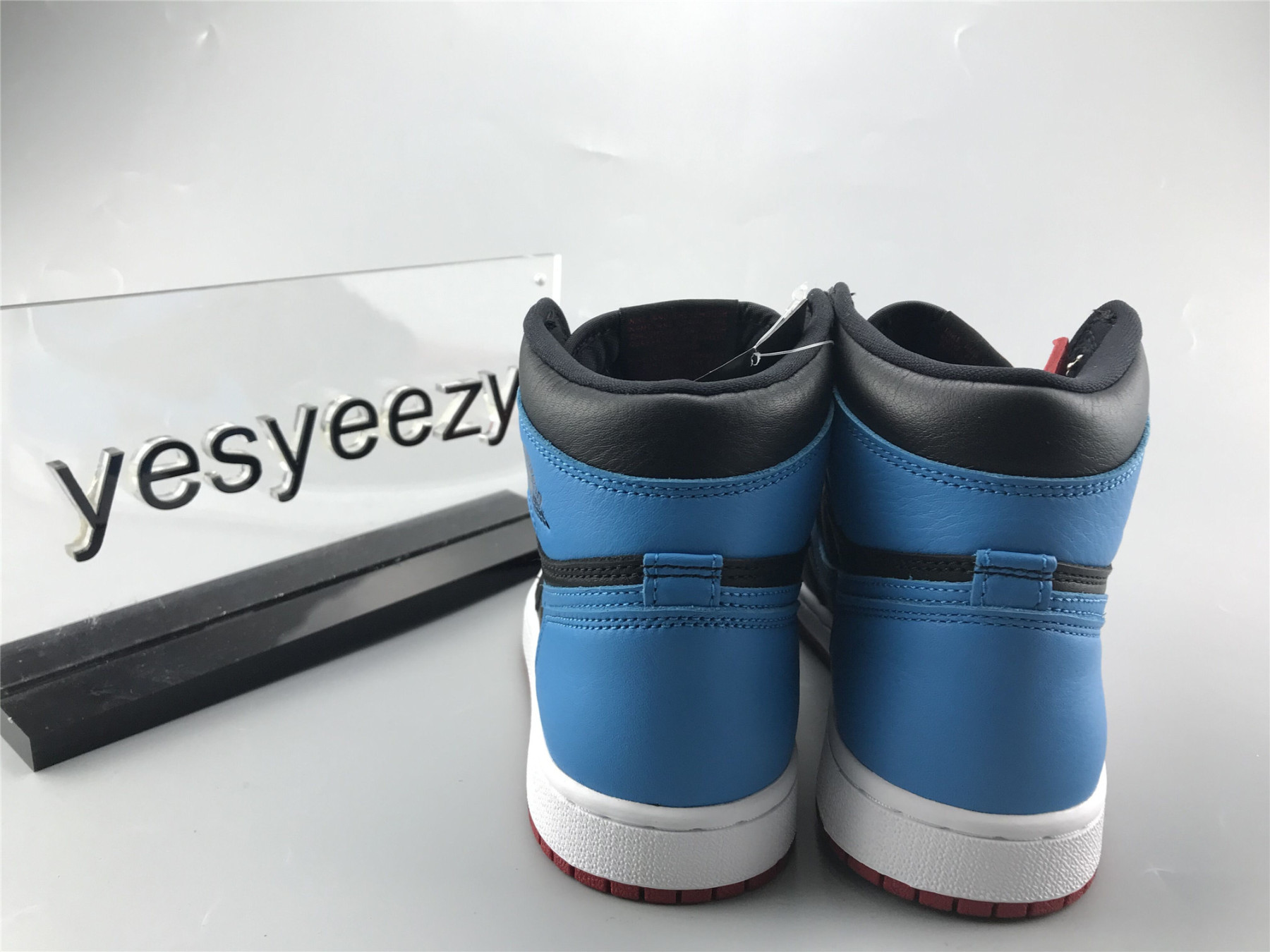 UA WMNS AIR JORDAN 1 HIGH OG "UNC TO CHICAGO"