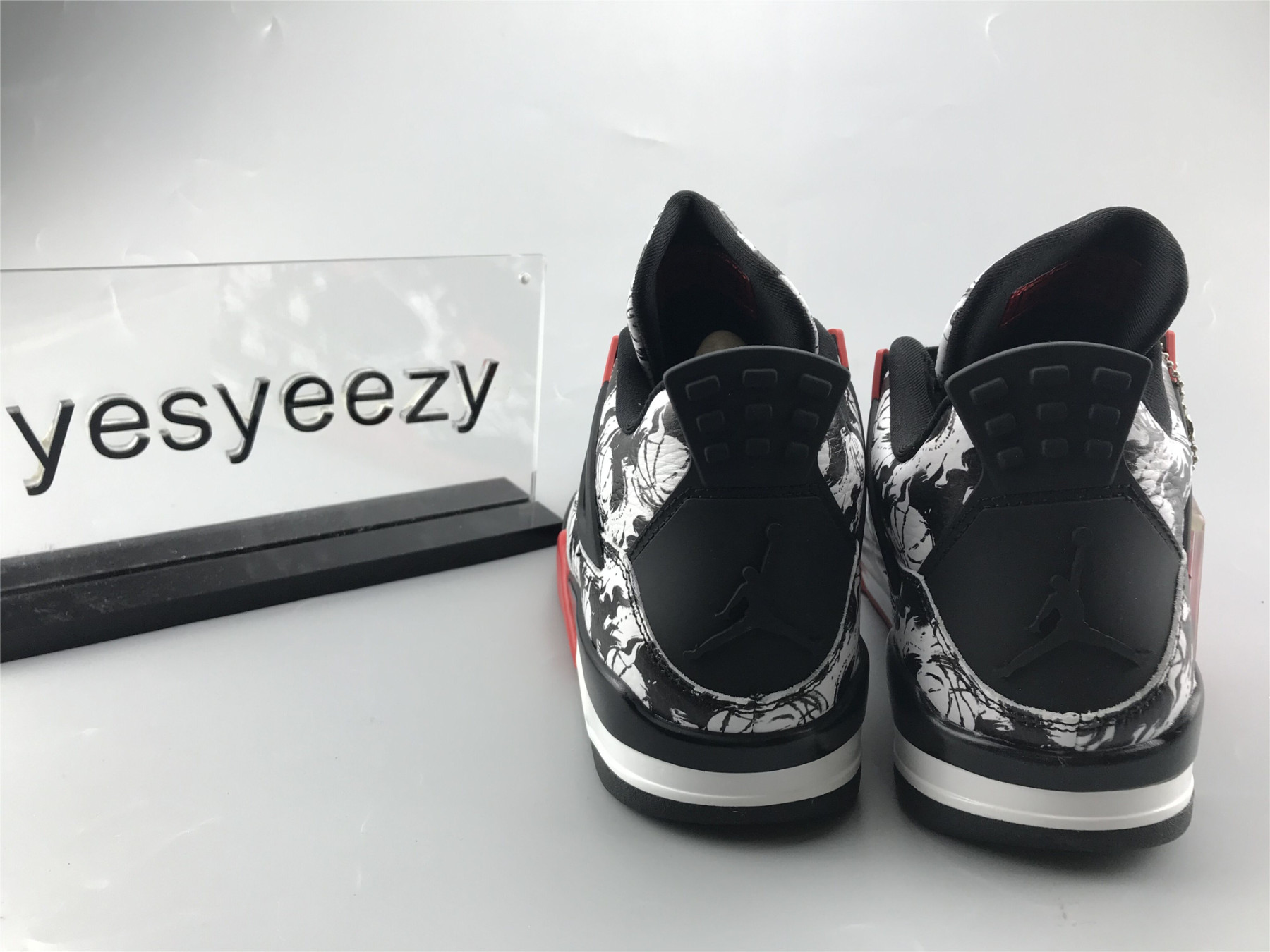 UA AIR JORDAN 4 RETRO SNGL DY