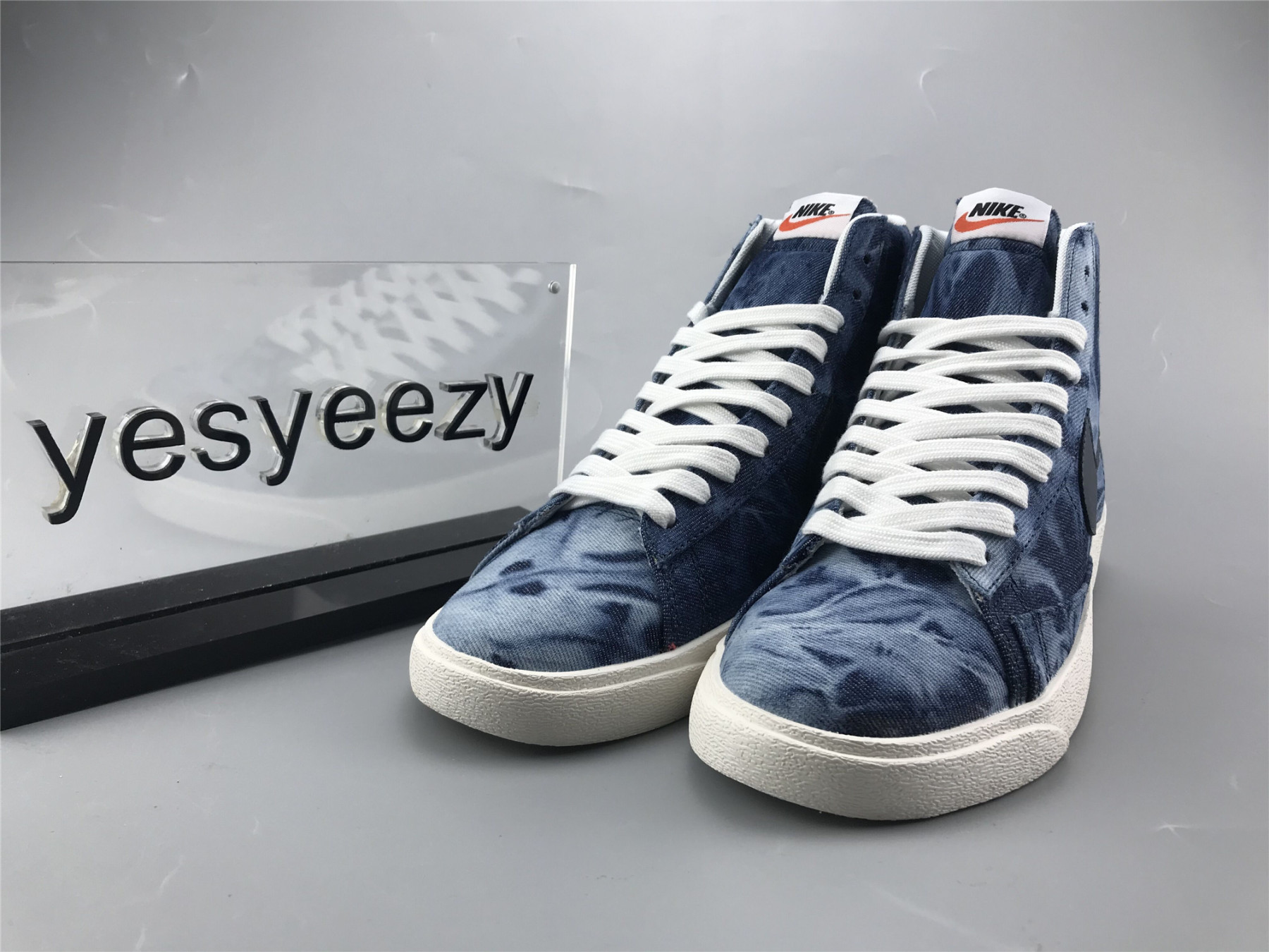 UA NIKE BLAZER MID 2020