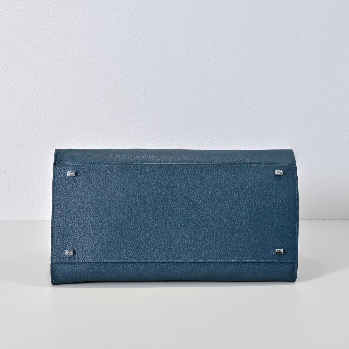 The R0w MARGAUX 15 38.5x16x30cm