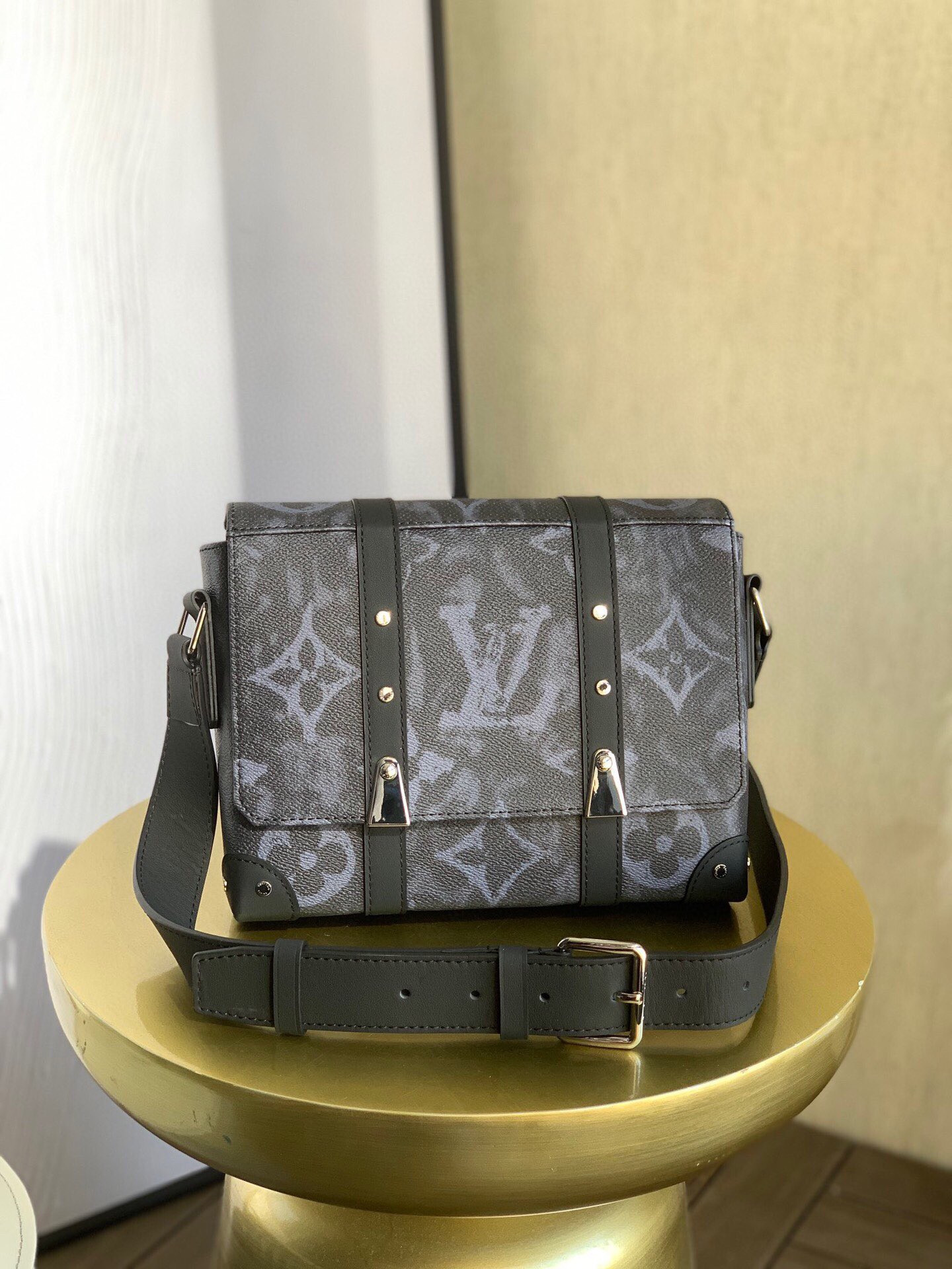 LV TRUNK MESSENGER M57271