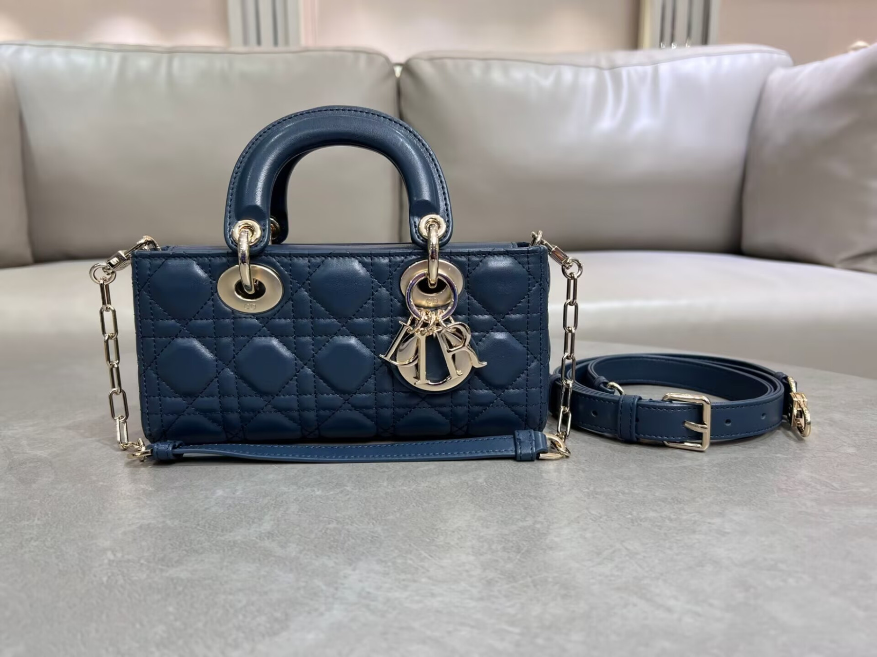 D10r SAMLL D-JOY BAG 22.5 x 6 x 11.5CM