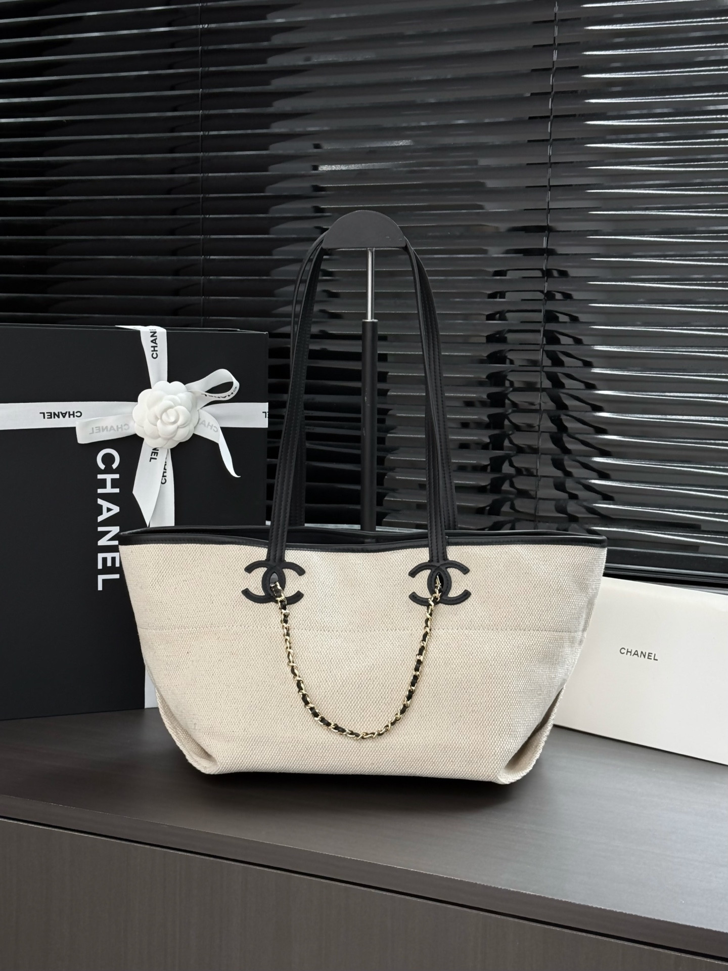 Ch**el Small Shopping Bag AS6285 19x45x21cm