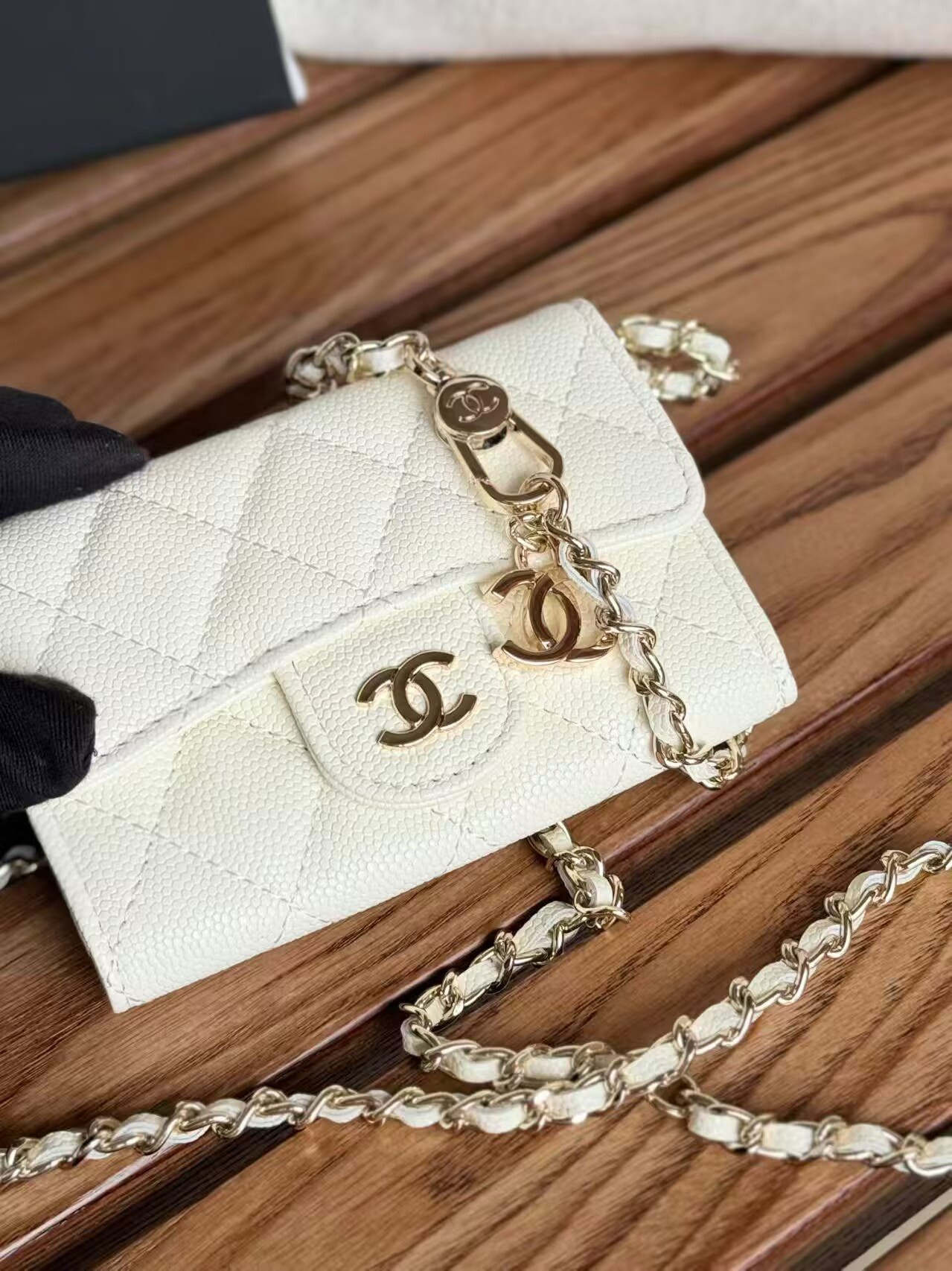 Ch**el Wallet on Chain 11x7.5x2cm