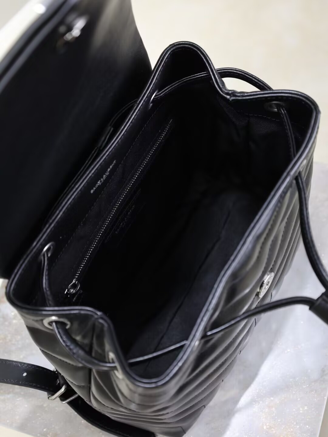 Y51 LOULOU BACKPACK BLACK 26x22x11cm