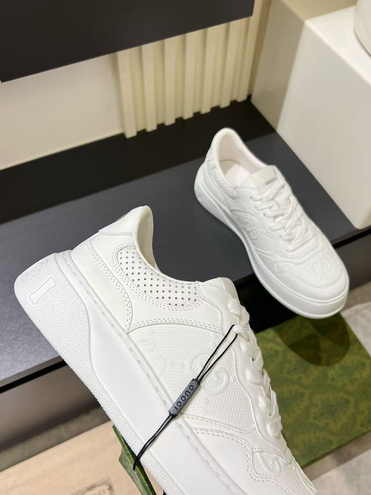 UA Gvc*1 GG Embossed Sneakers