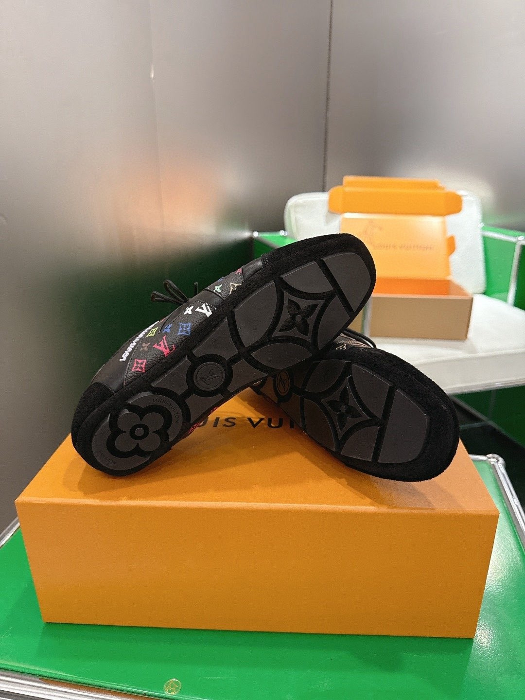 UA LV Sneaker