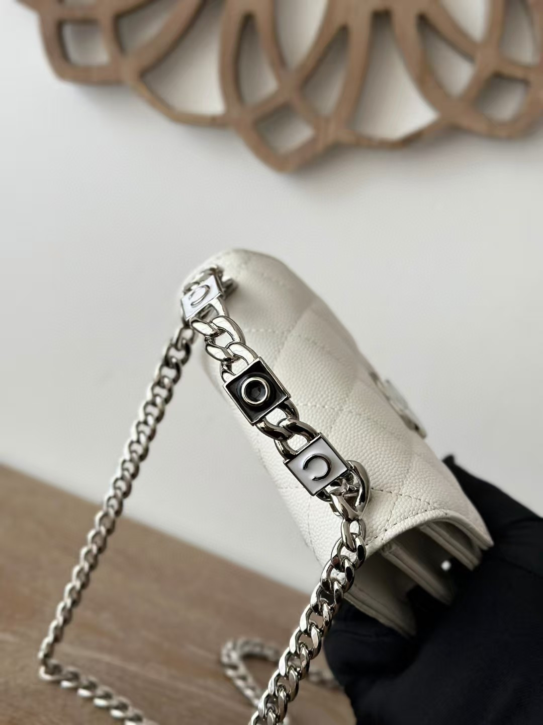Ch**el Coco Caviar Clutch With Chain White 11x8.5x7cm