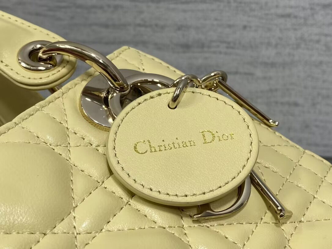 D10r Classic Lady 17×7×15cm