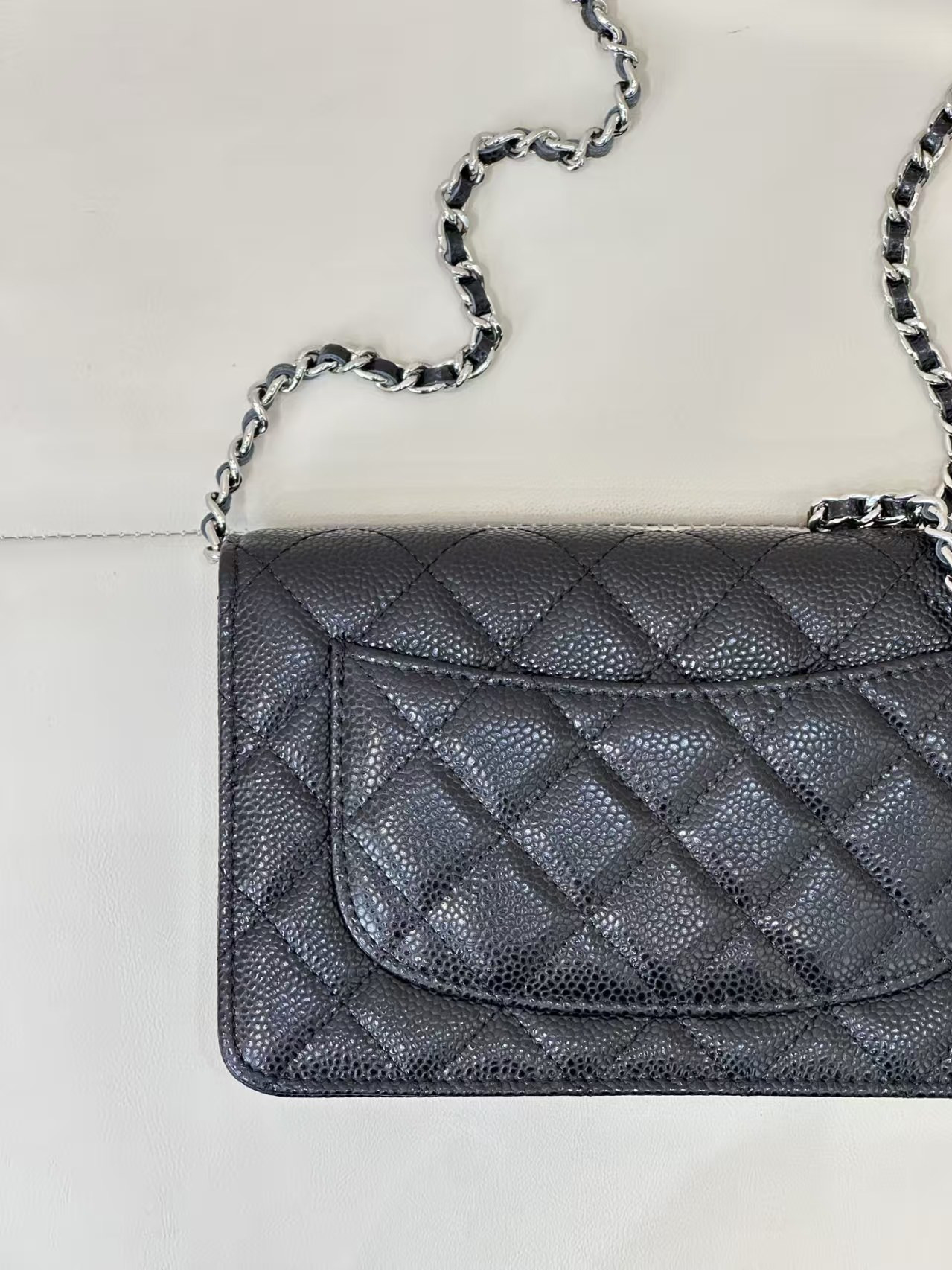 Ch**el WOC CLASSIC WALLET ON CHAIN 13x19cm