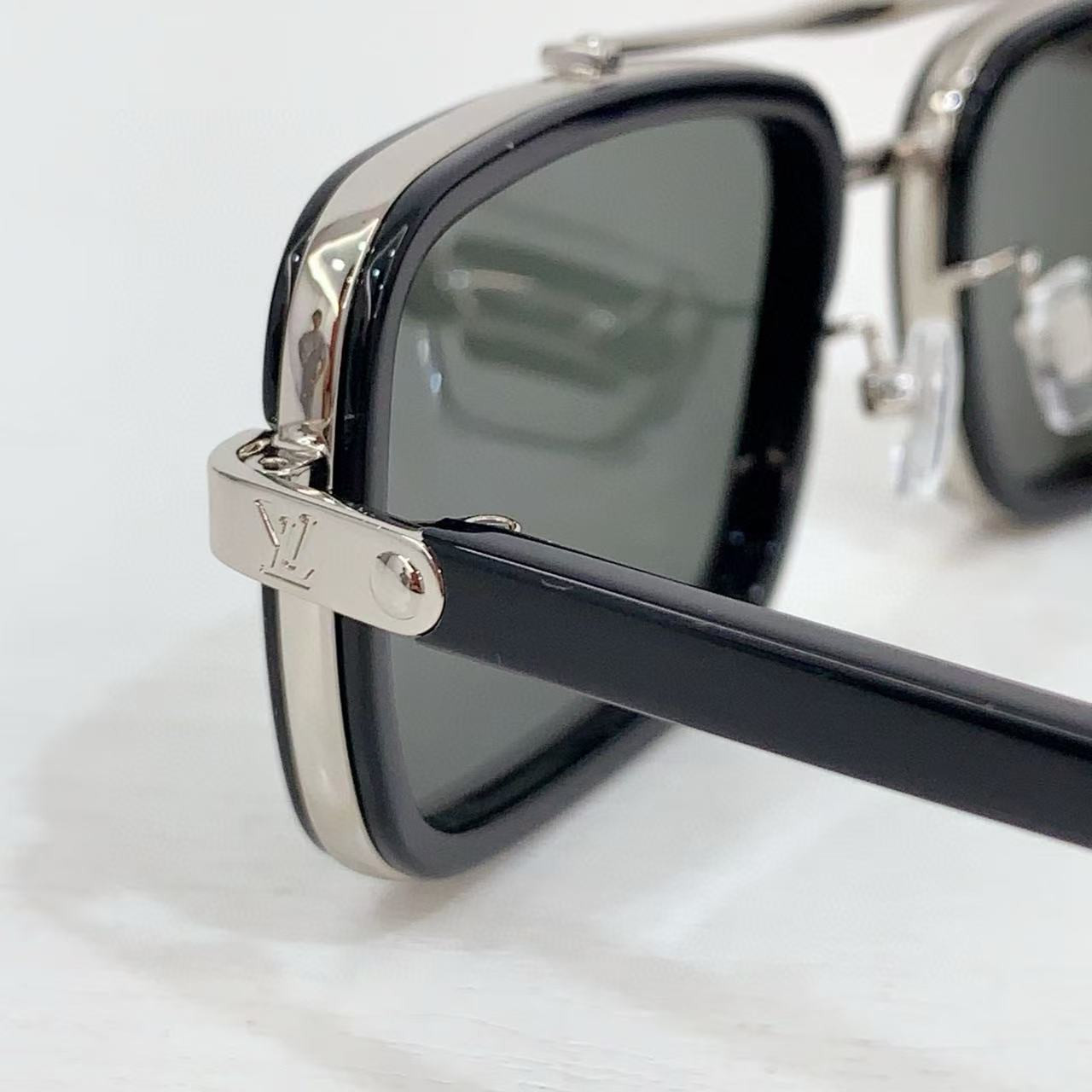 LV Signature Duo Square Sunglasses Z2212U