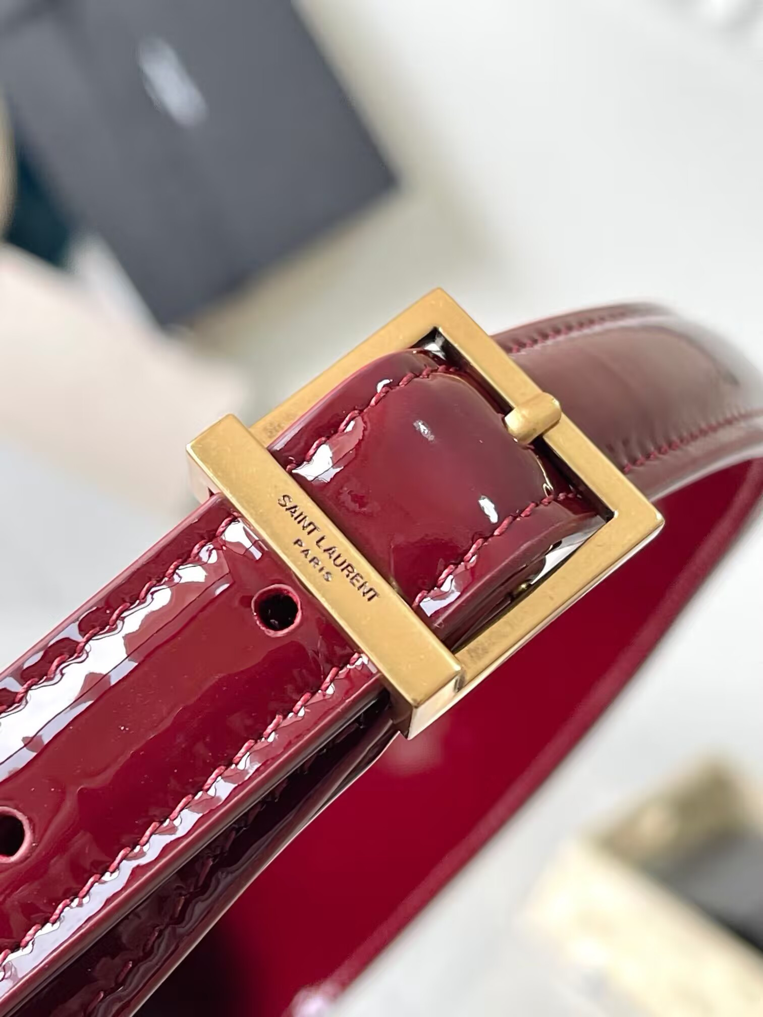 Y51 le 5 à 7 in patent leather 23x16x6.5cm
