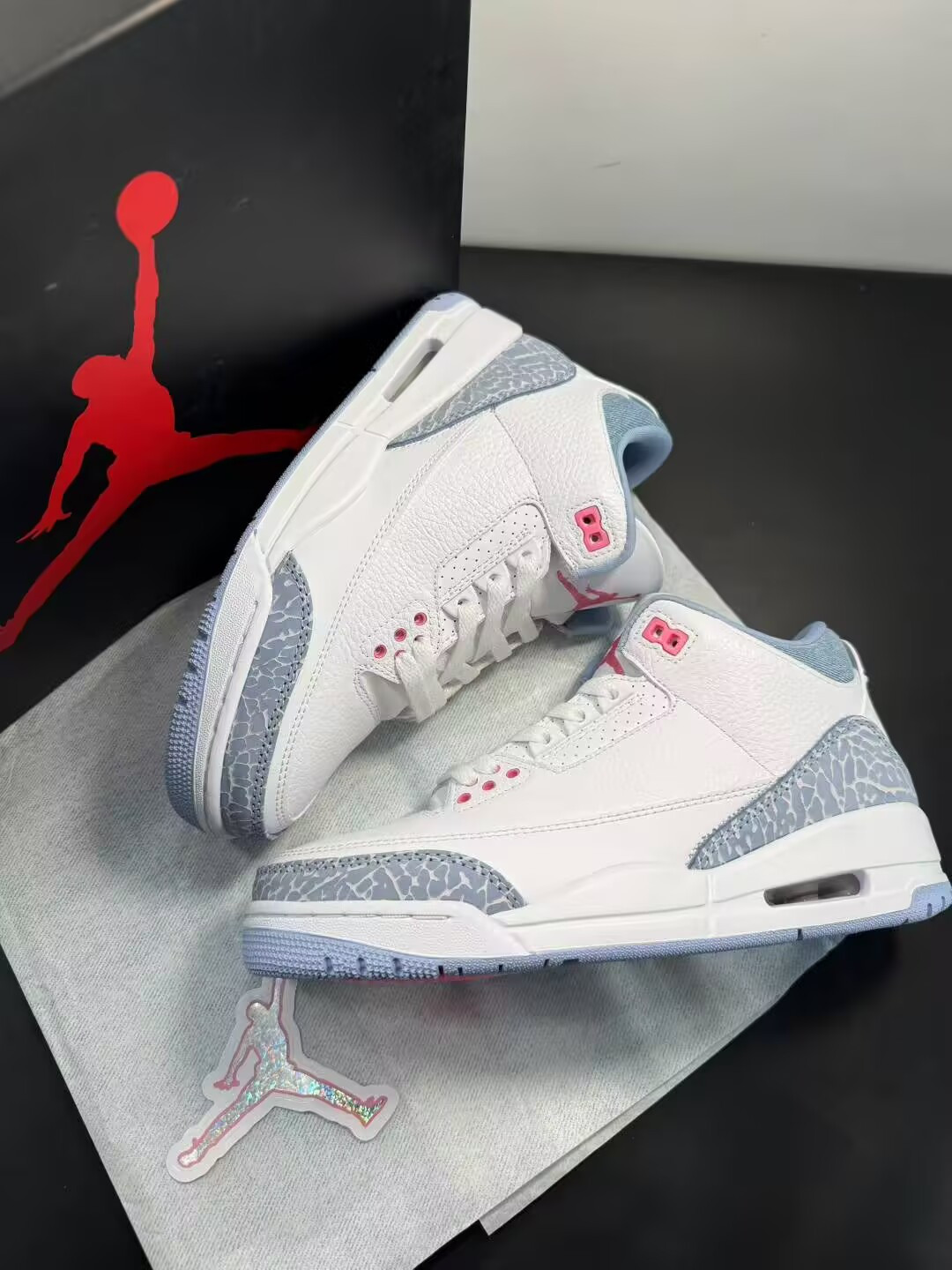 UA AIR JORDAN 3 Retro