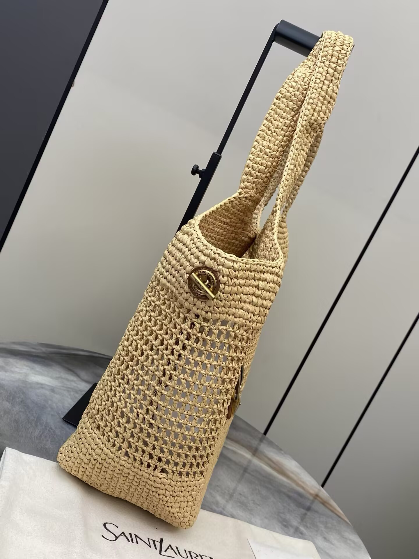 Y51 ICARE IN RAFFIA 46x28x5cm