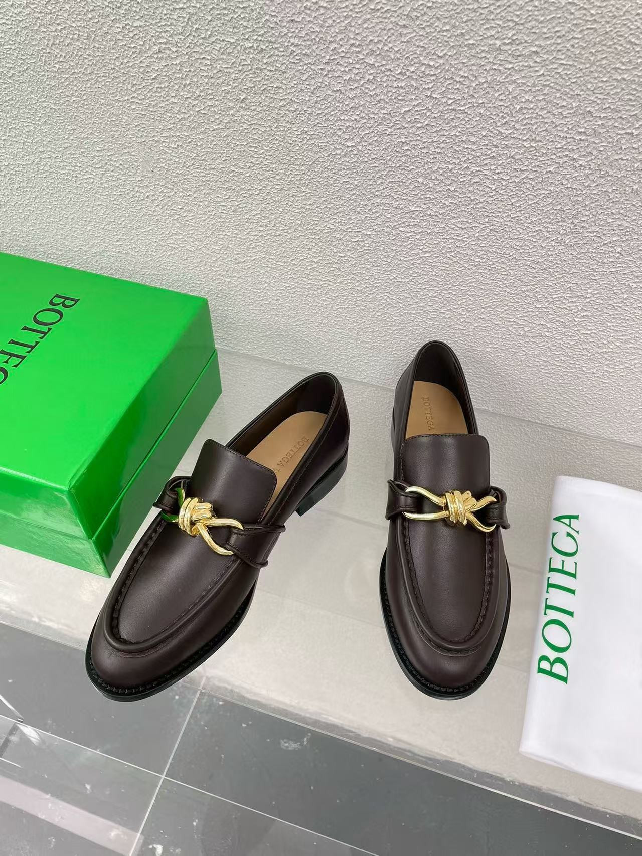 UA B0tt*ga Ven*ta Loafers Shoes