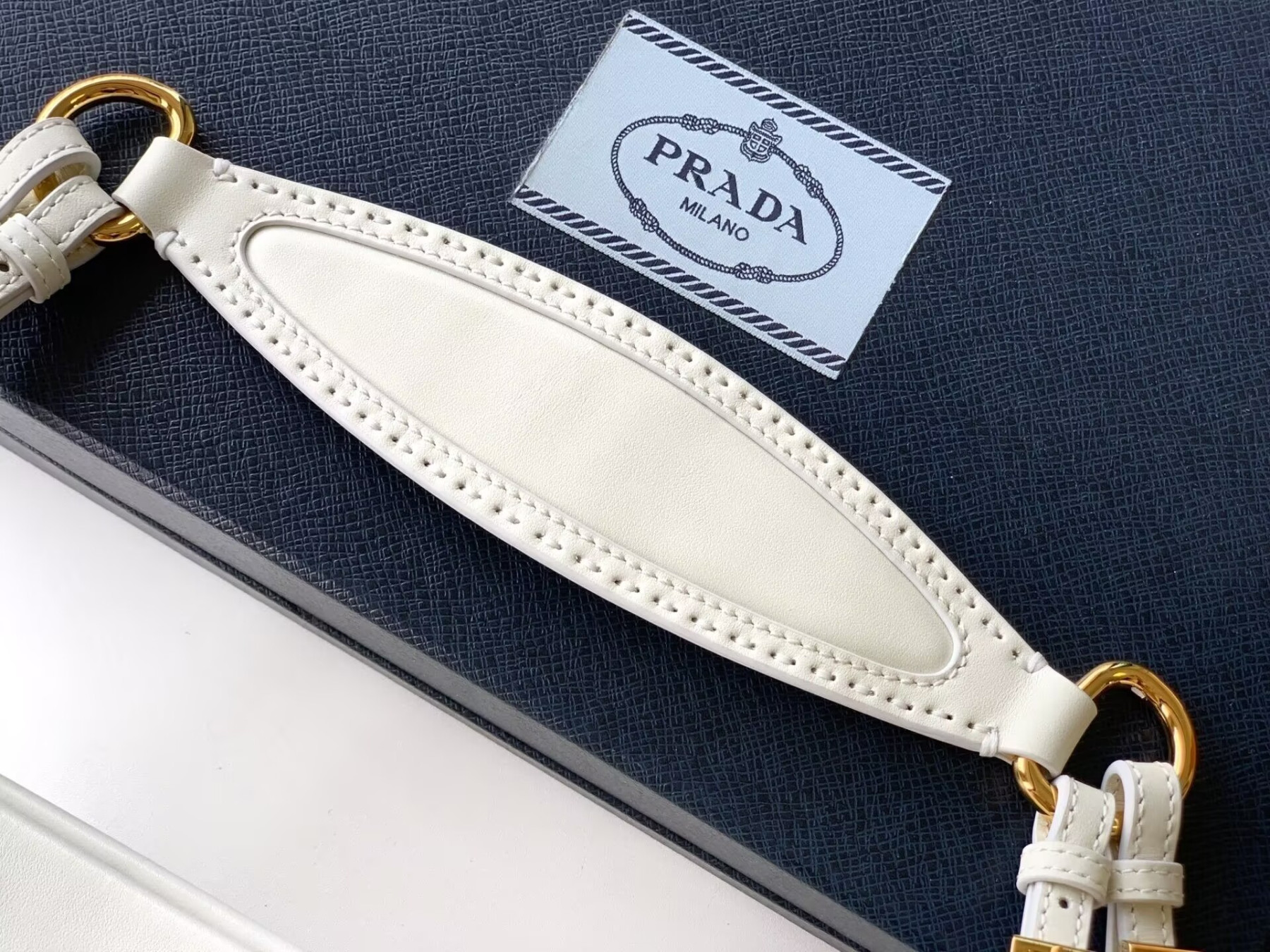 Pra*a Enchaîné Medium Leather Bag 15.5x32.5x11cm