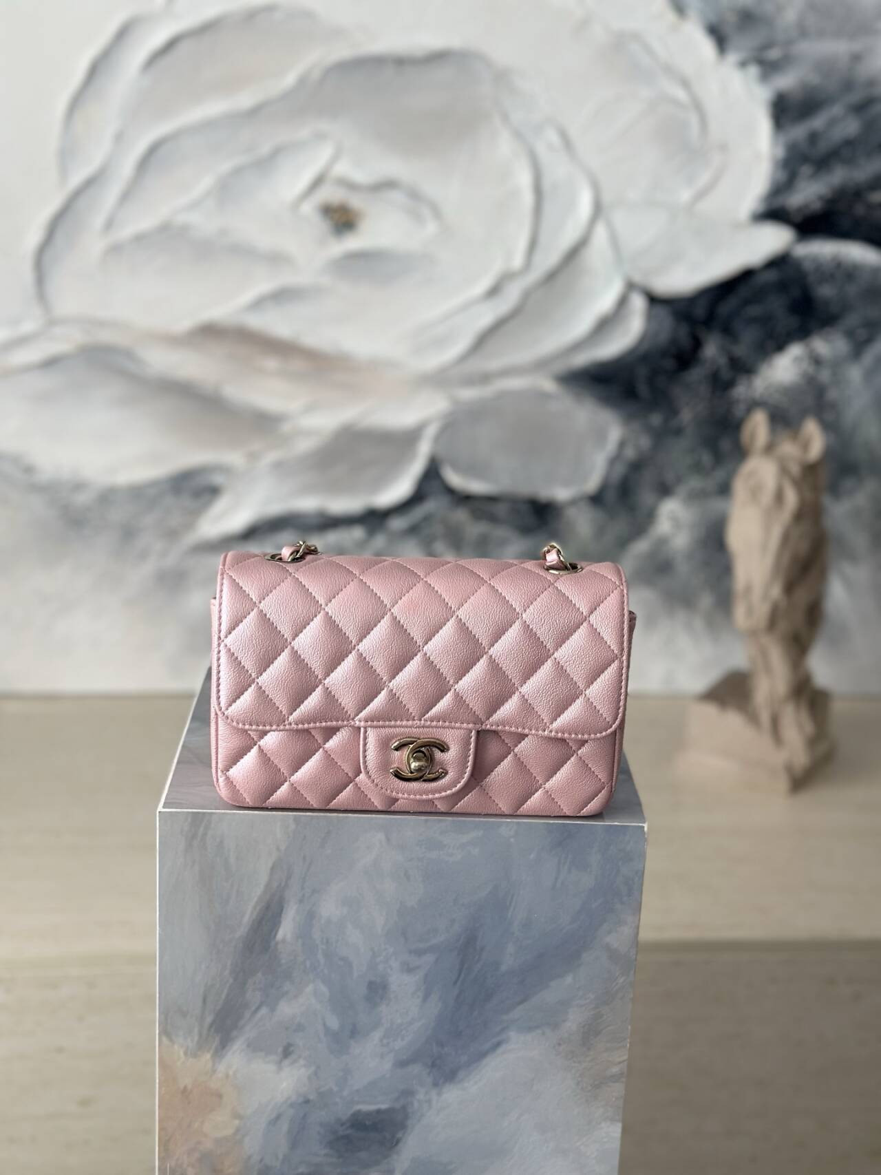 Ch**el Flap Bag Pearlescent Pink AS1116 20x12x6cm