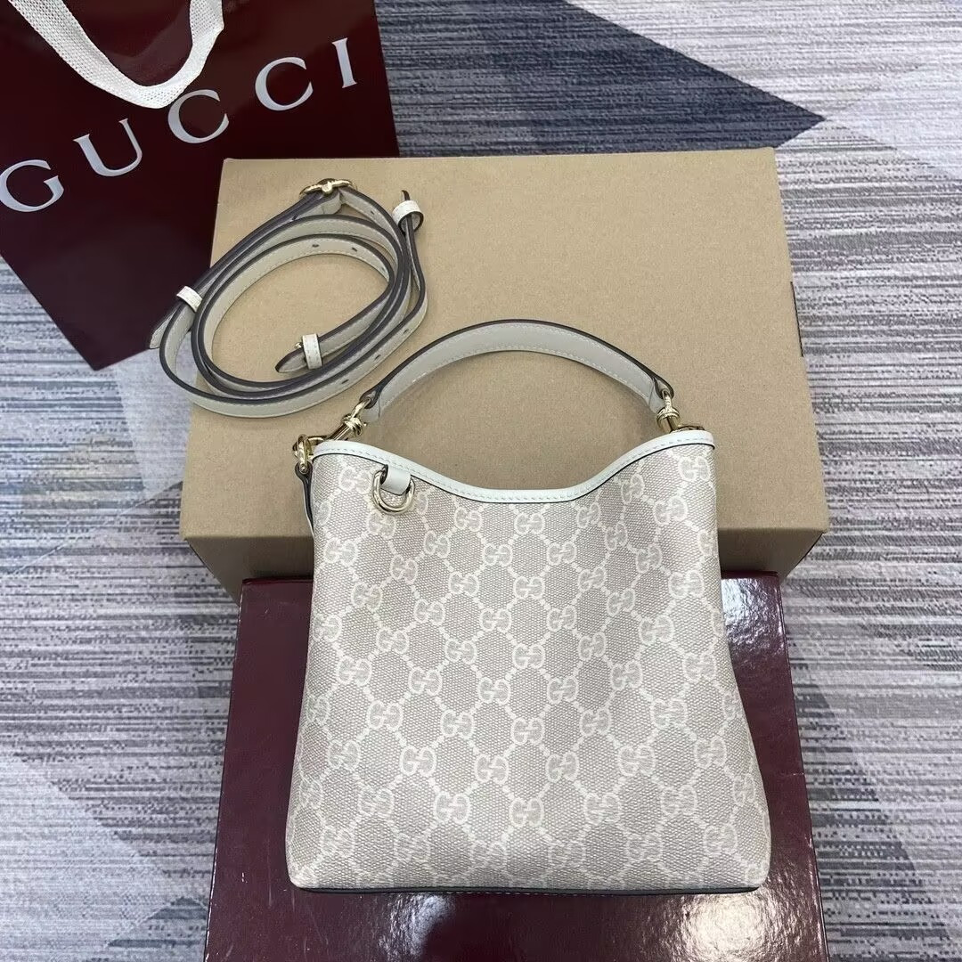 Gvc*1 Mini Emblem 19x18x11cm