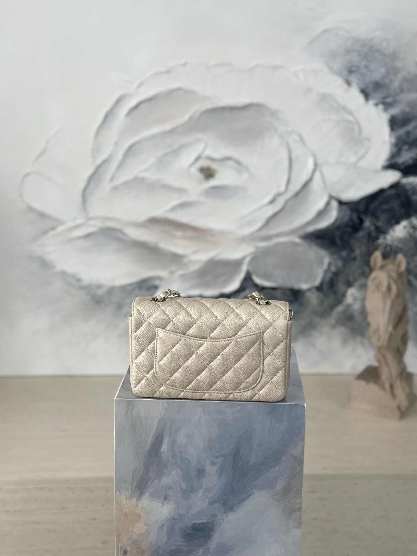 Ch**el Flap Bag Pearlescent Light Beige AS1116 20x12x6cm