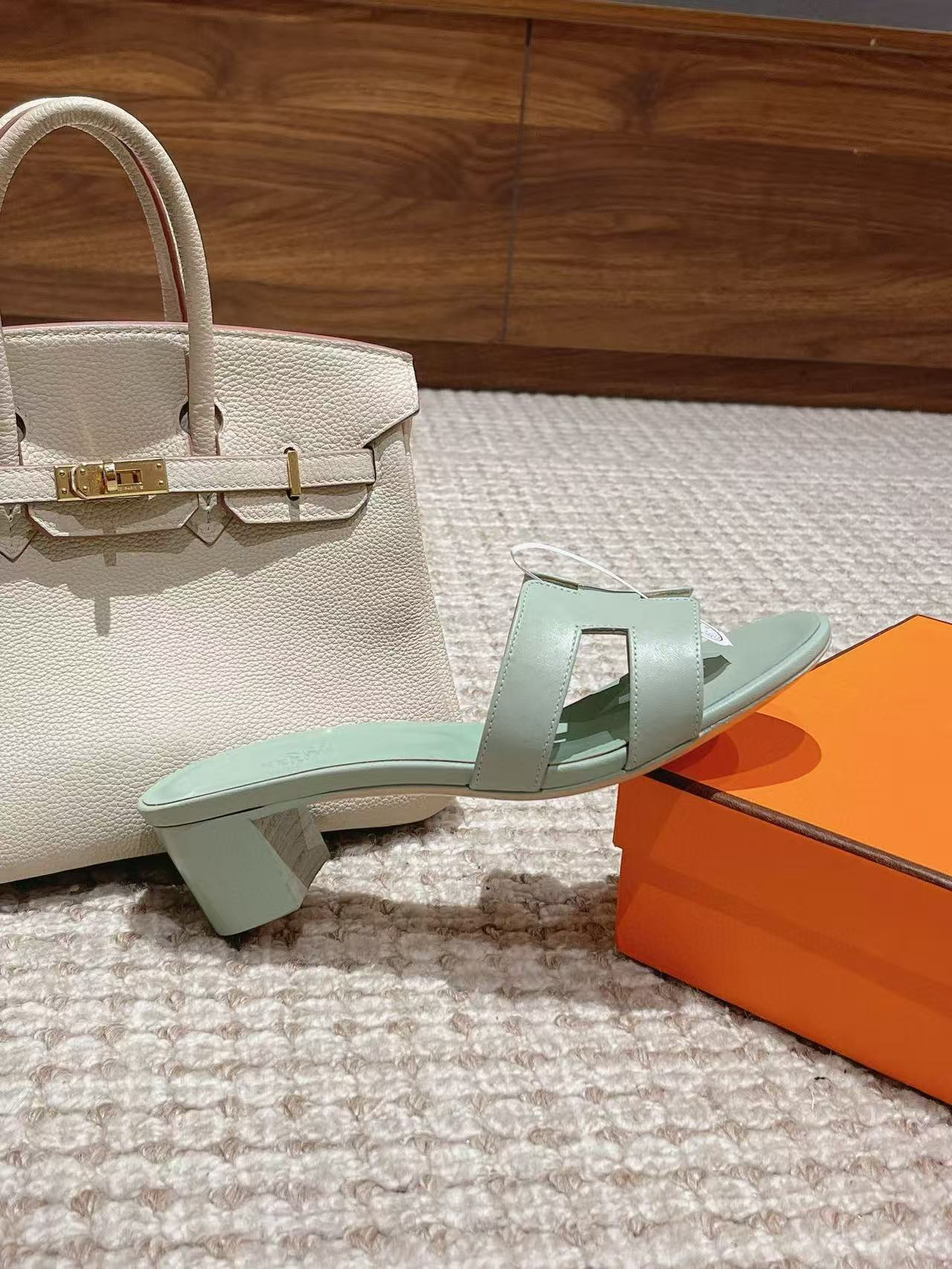 UA H**me5 Oasis Sandal