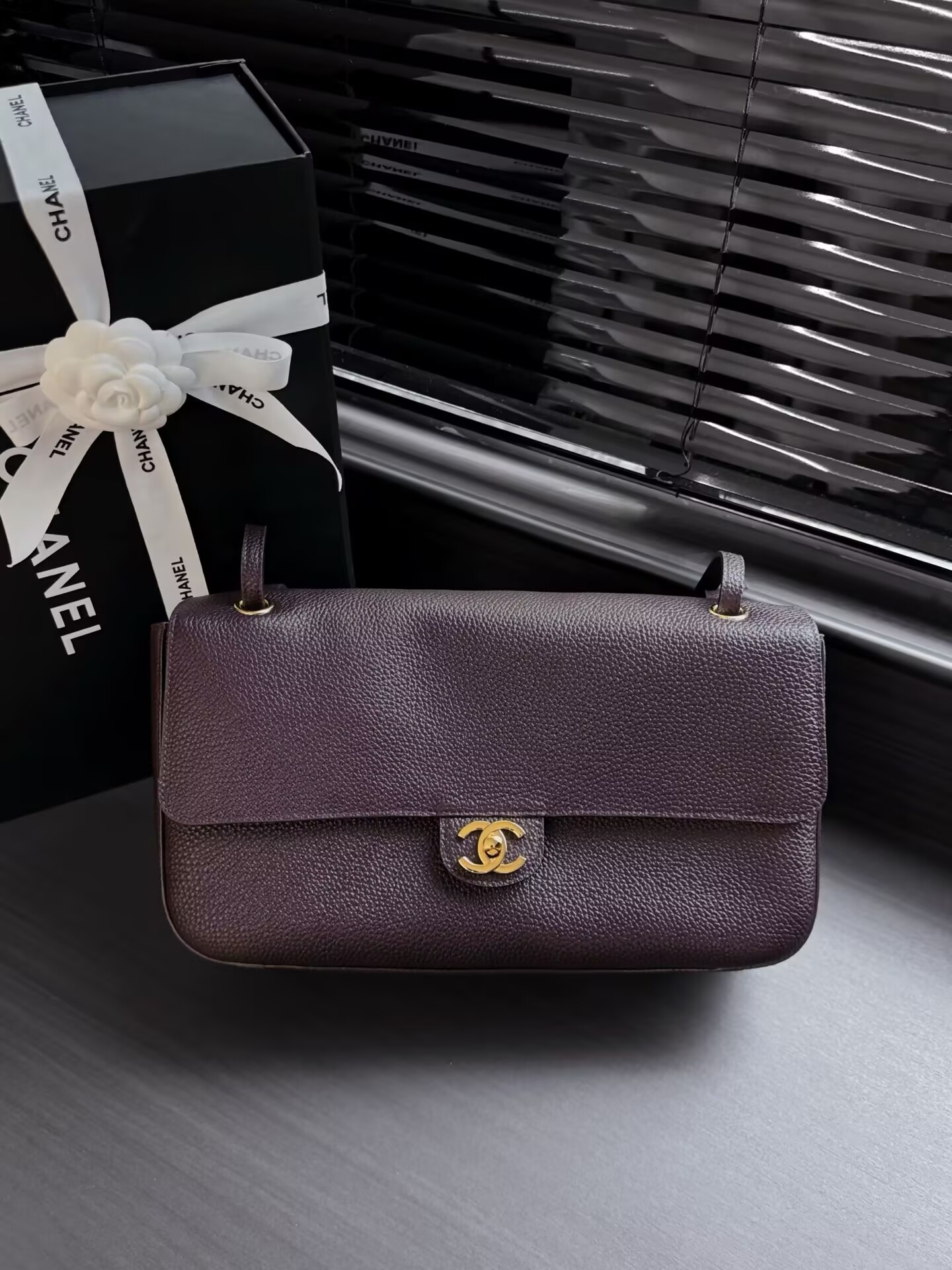 Ch**el Maxi Flap bag in Coffee with Gold-Tone Hardware AS6231 19.5x32x10cm