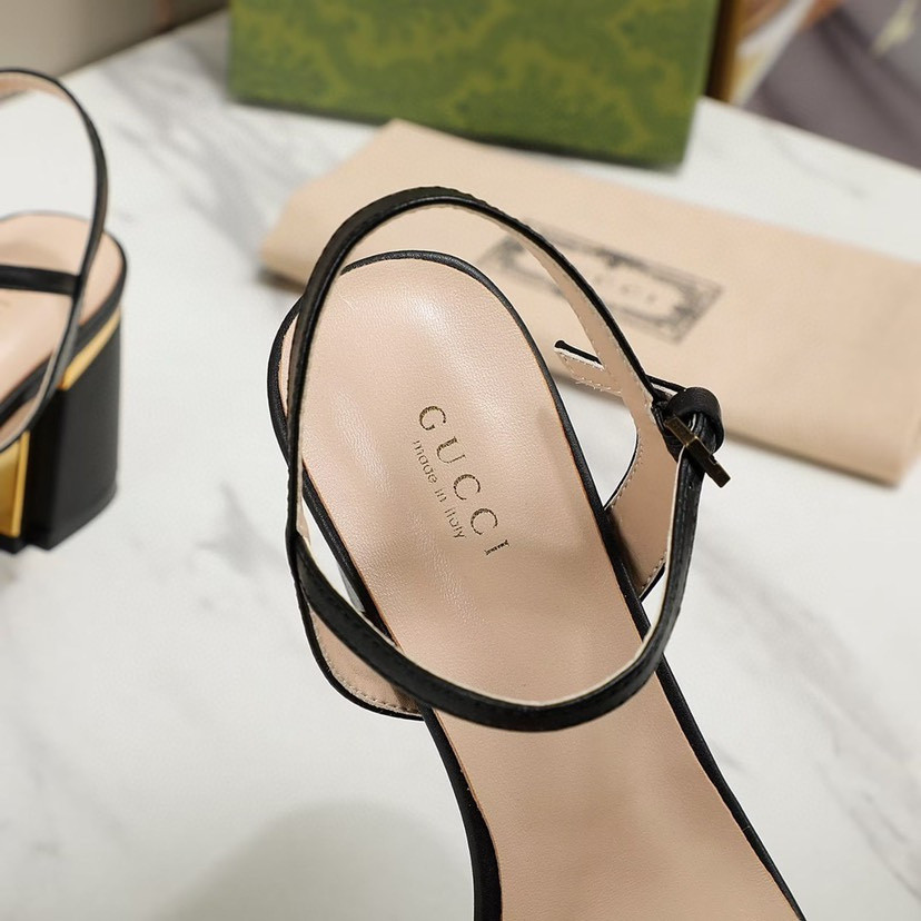 UA Gvc*1 MID-HEEL SANDAL