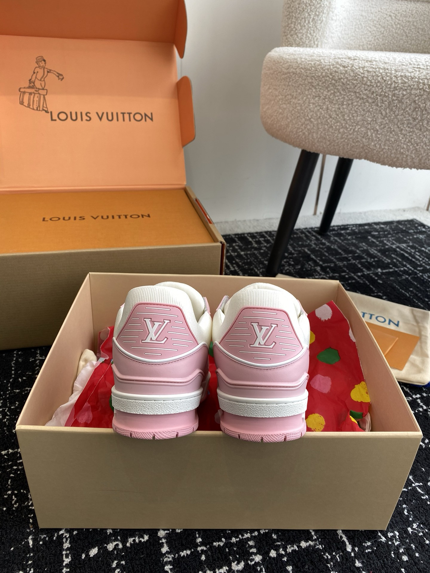UA LV Trainer Sneaker