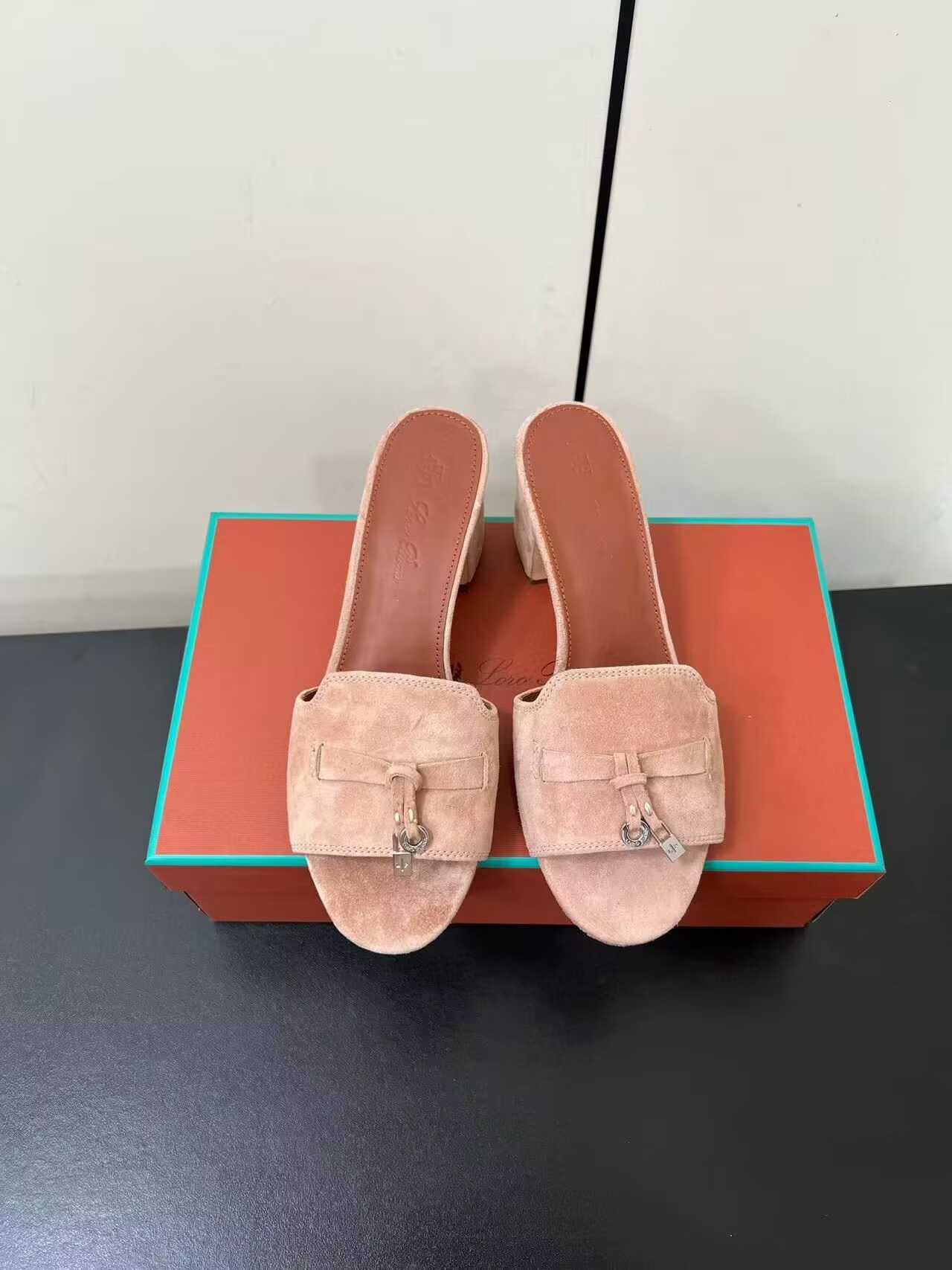 UA L0r0 P1ana Summer Charms Sandal