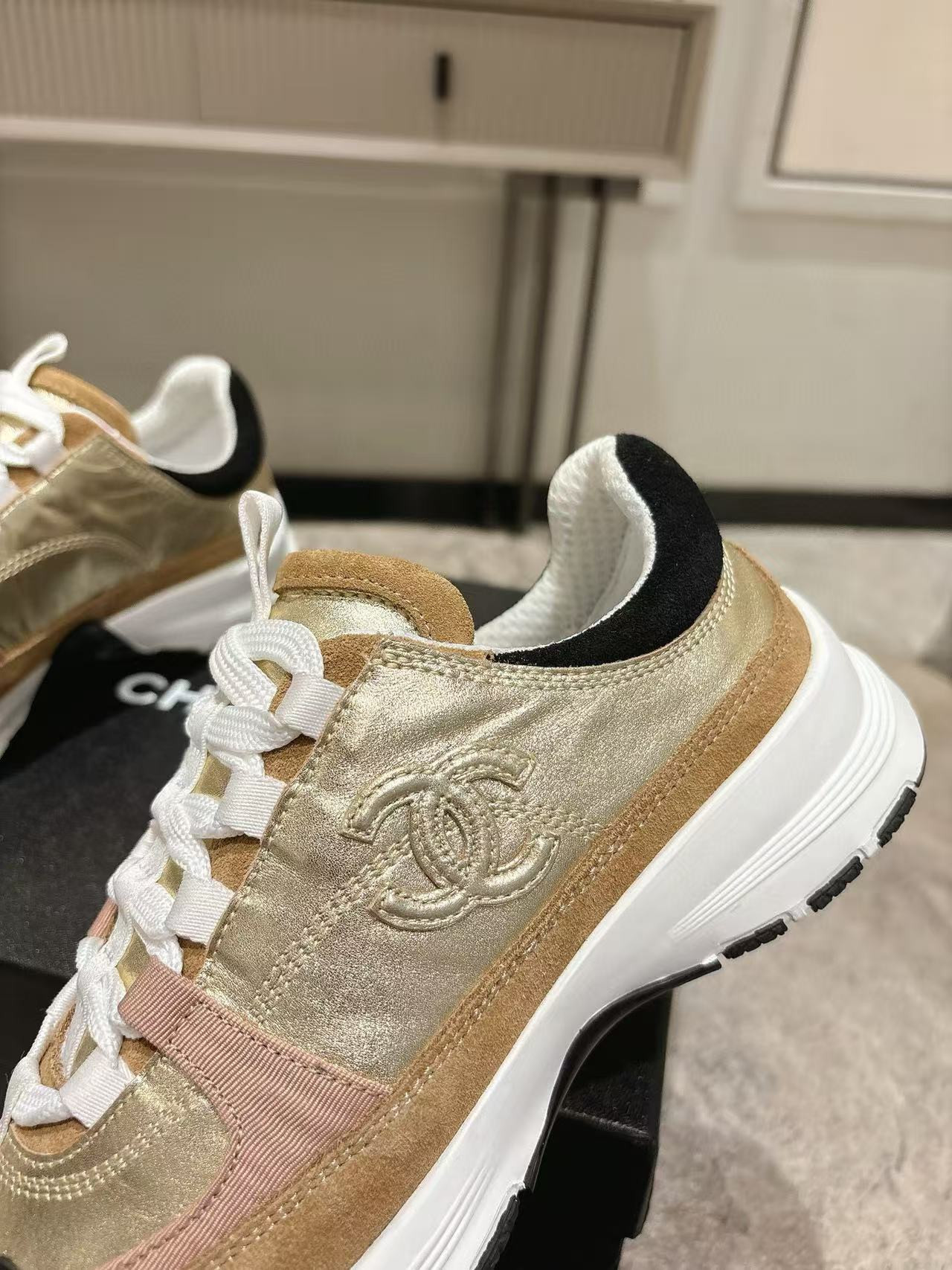 UA Ch**el SNEAKERS
