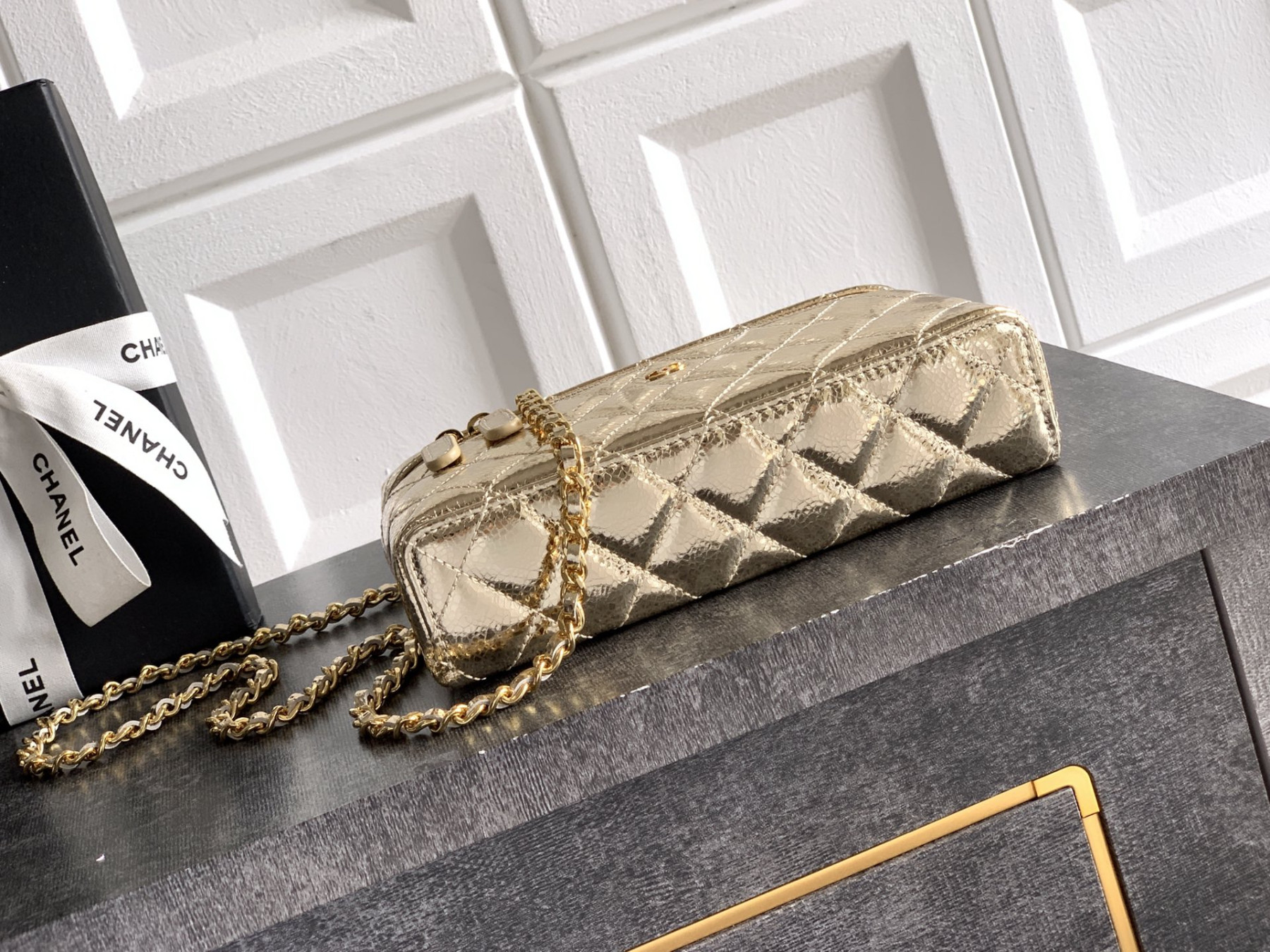 Ch**el Vanity with Chain 17x19x5cm