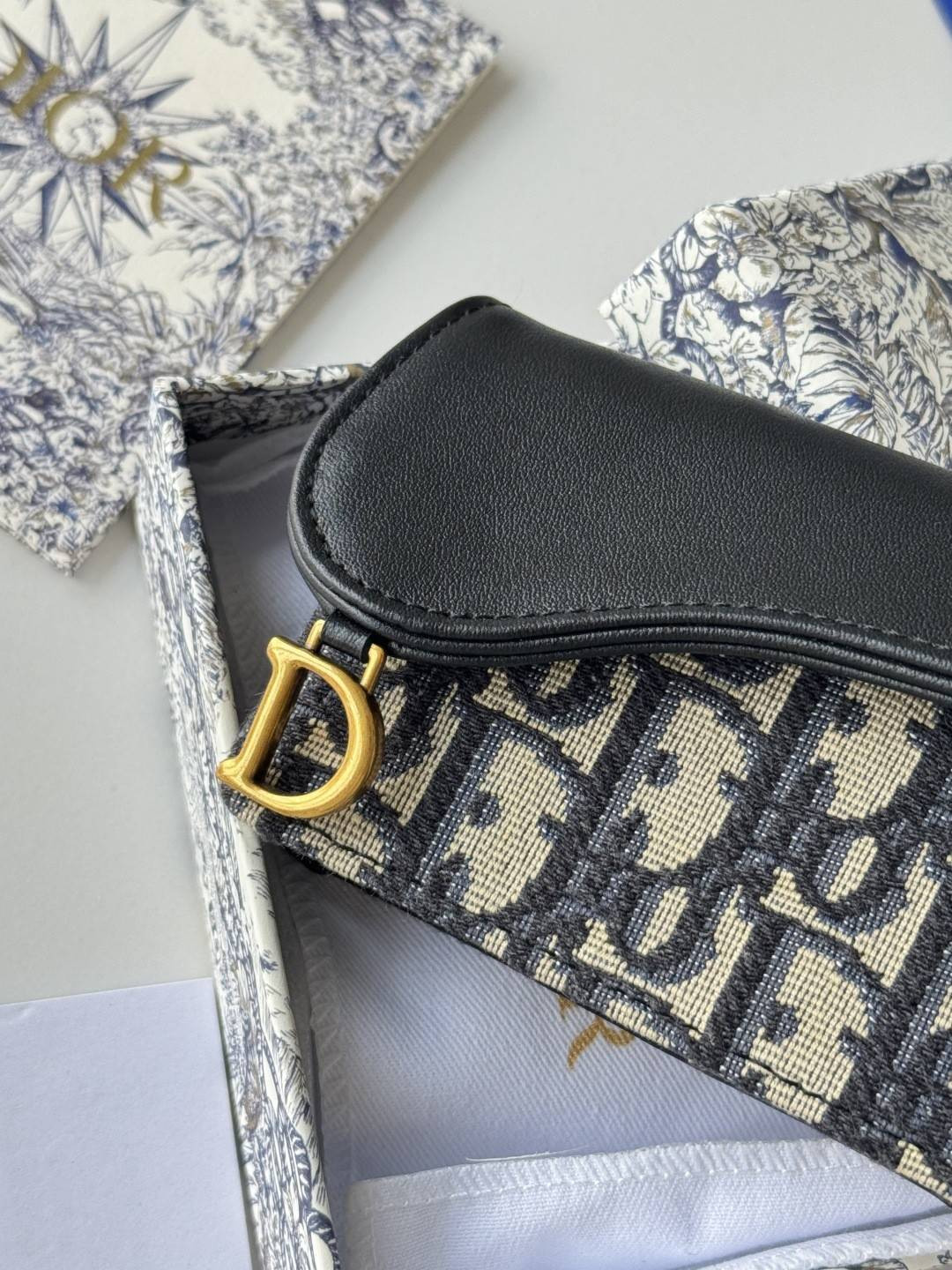 D10r Saddle Bloom Card Holder 11x7.5x3cm