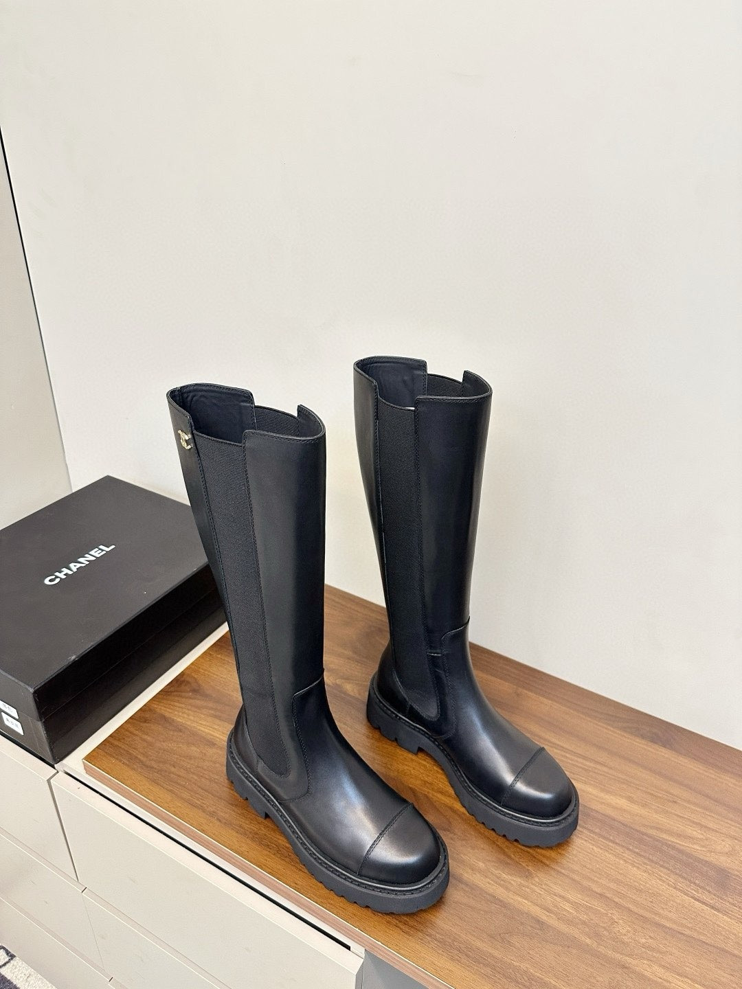 ua Ch**el boots