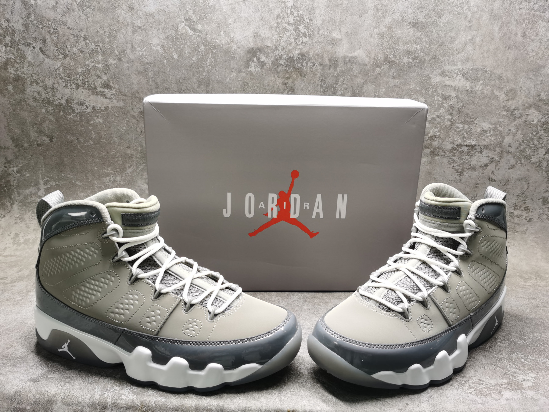 UA Air Jordan 9 Retro 