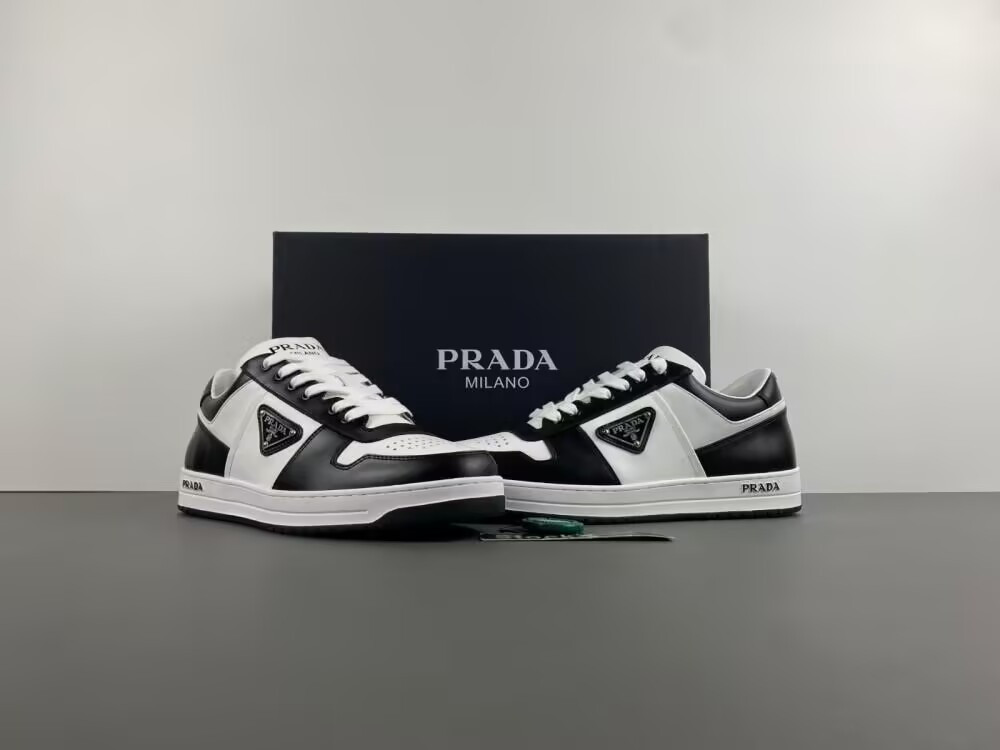 UA Pra*a Downtown Low Top Sneakers