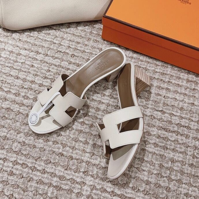UA H**me5 Oasis sandal