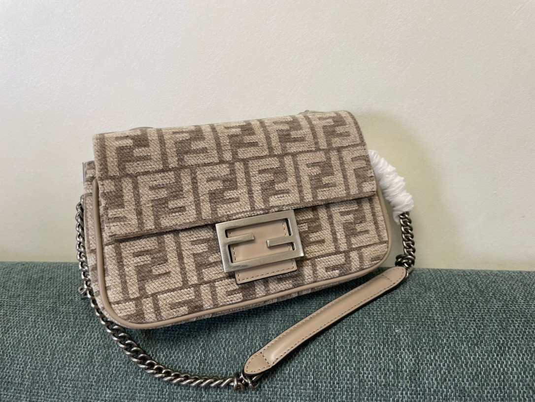 F**di Baguette Chain Midi dove gray tapestry fabric bag with FF motif SILVER 14.5x7x24 cm